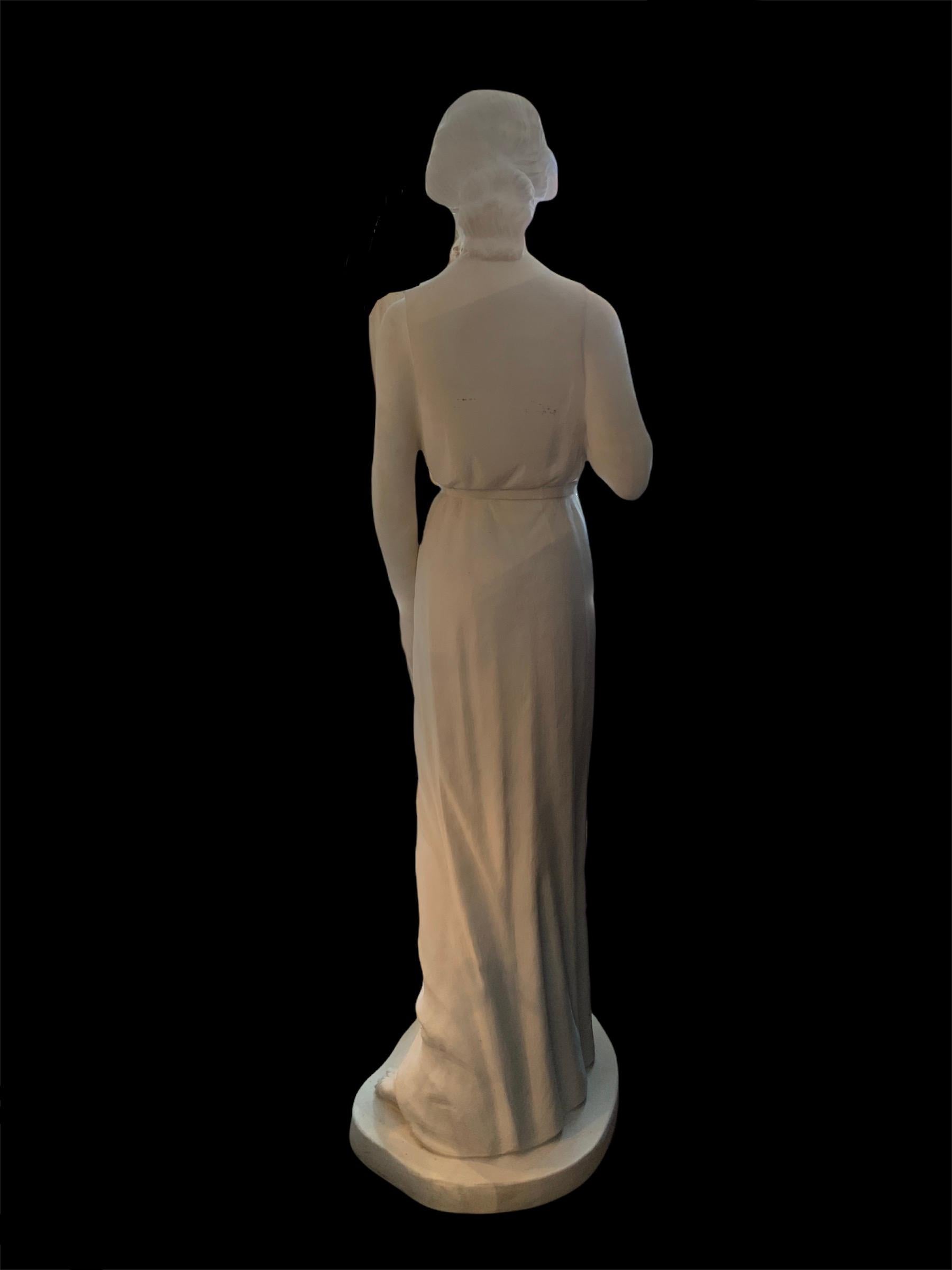 Garten-Skulptur eines jungen Mädchens aus gegossenem Marmor in Lebensgröße, Bonded oder Cold Cast im Angebot 2