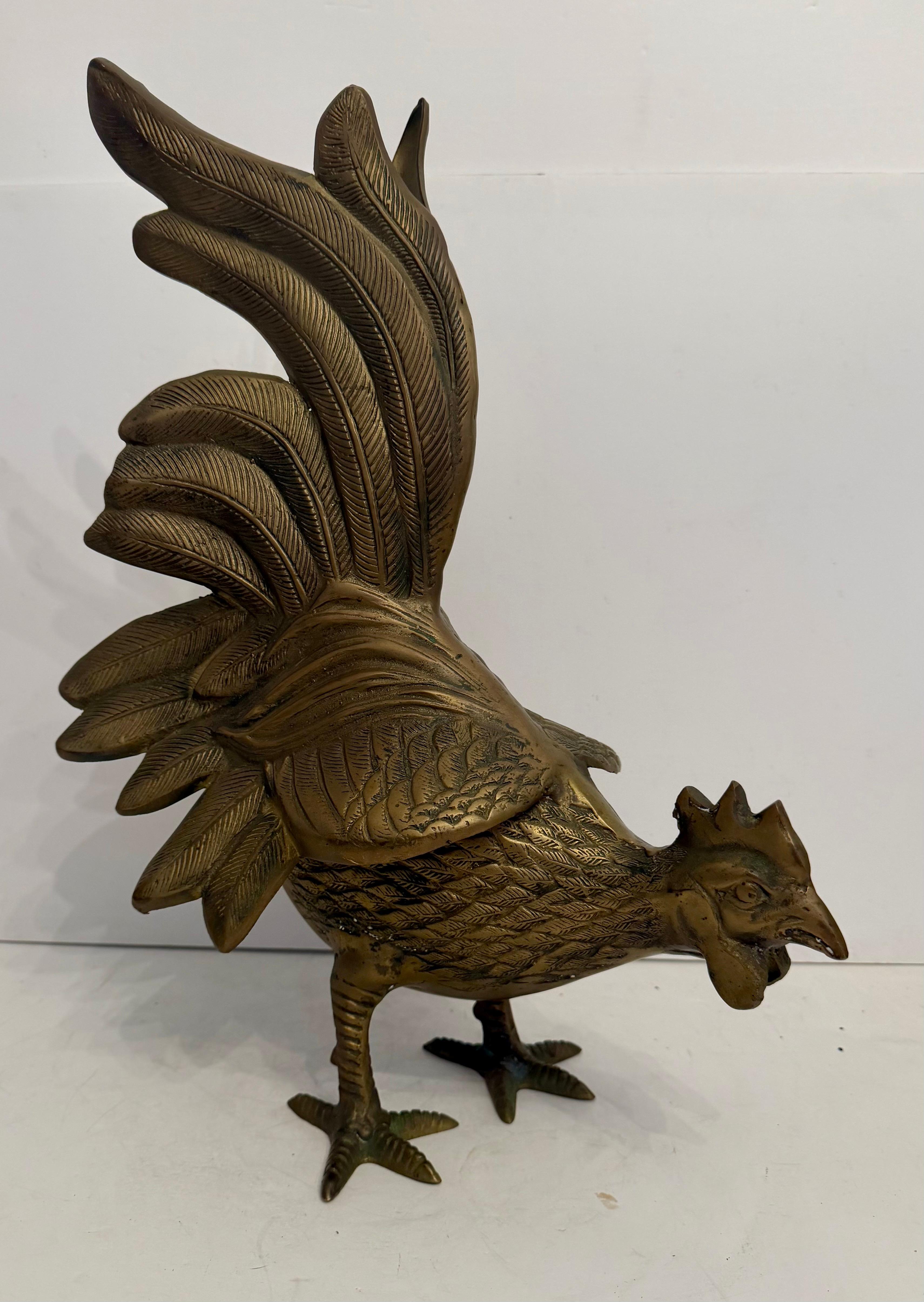  Lebensgroße Rooster-Skulptur aus Messing. Schöner Vintage-Zustand,  Schöne Details im Guss. Originale Patina. Bereit zur Anzeige.