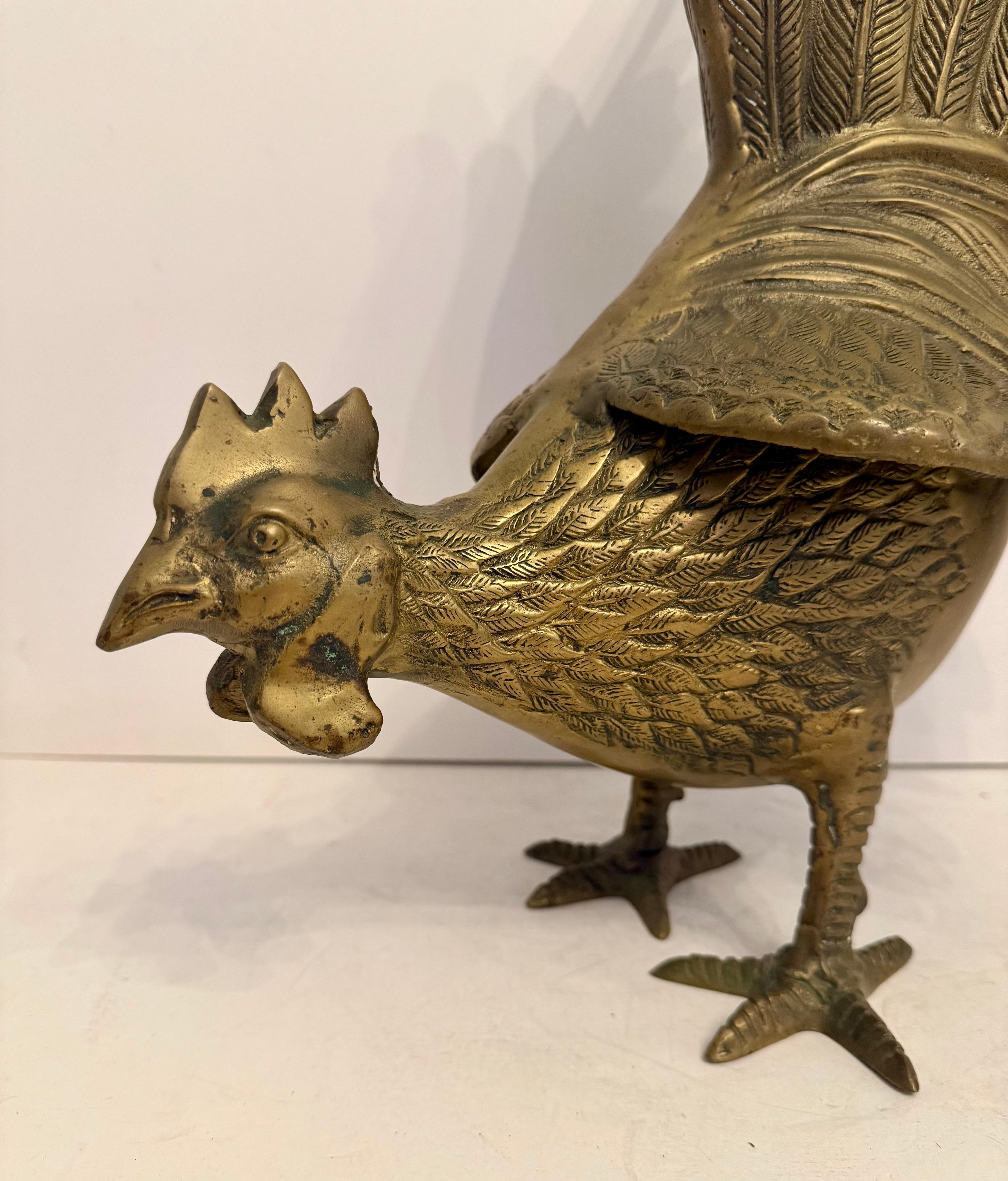 Lebensgroßer Messing-Hahn-Skulptur (Hollywood Regency) im Angebot