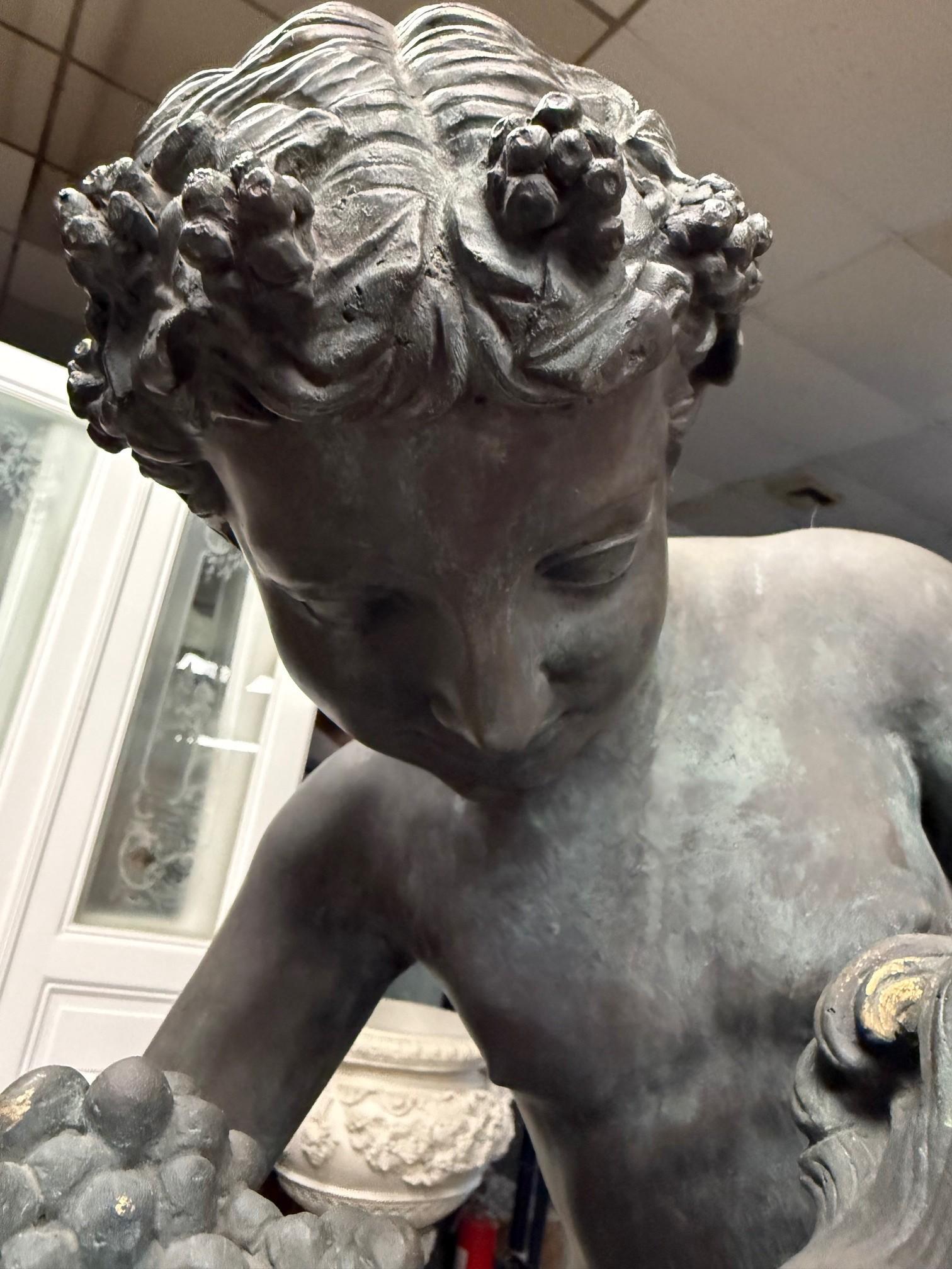 Estatua de Baco desnudo en bronce tamaño natural Dios del Vino y el Jolgorio en venta 4
