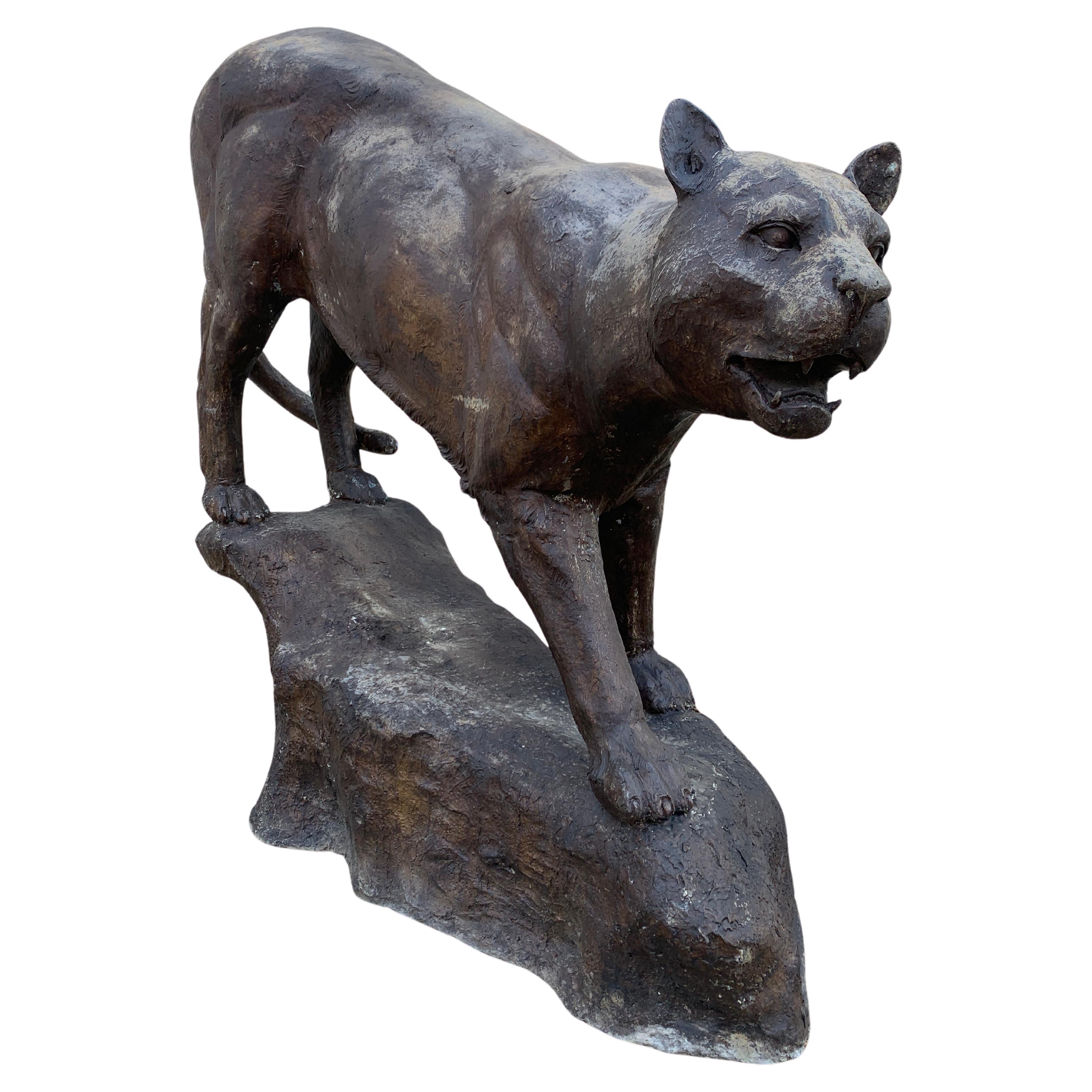 Statue de panthère en bronze grandeur nature