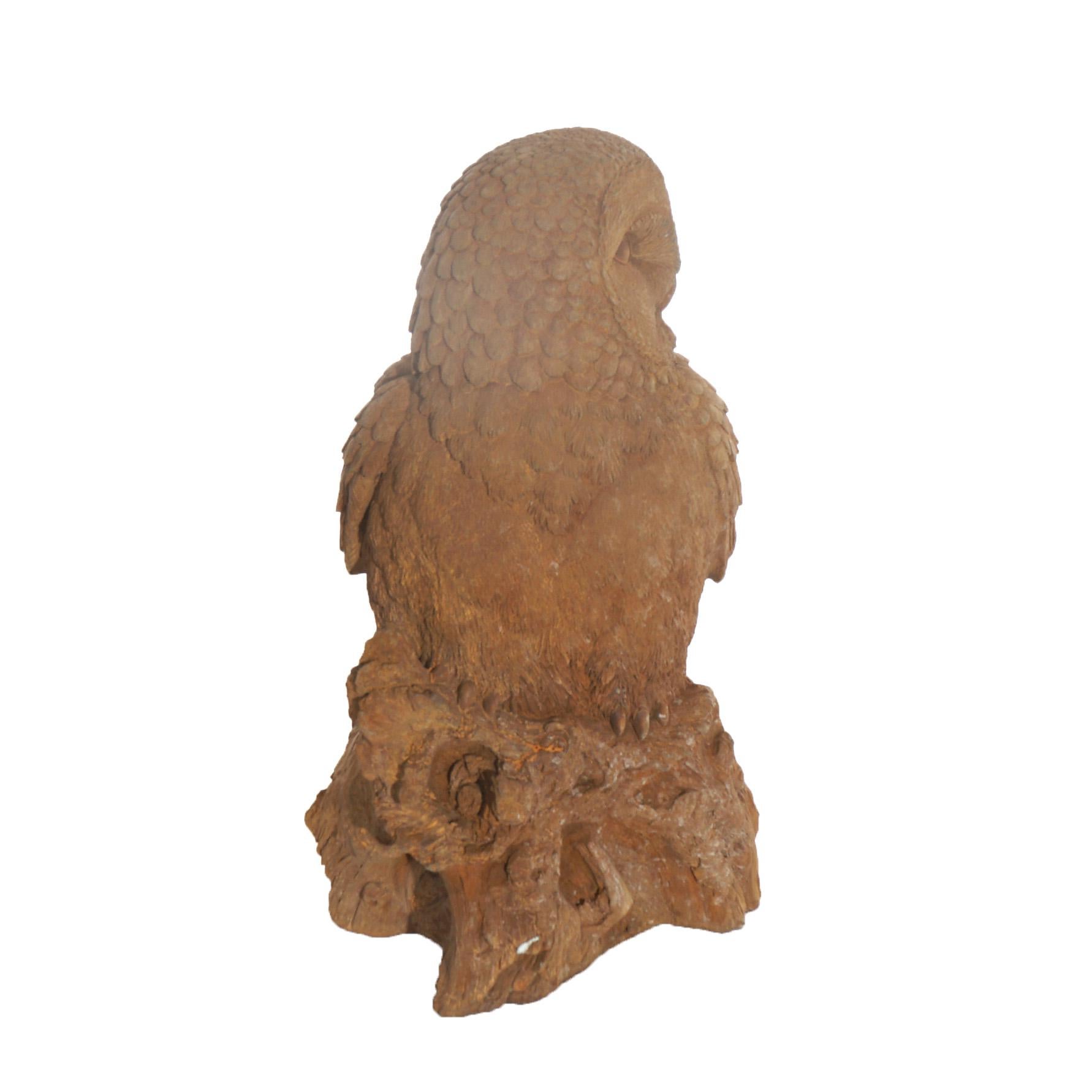 Estatua de jardín de búho cornudo de tamaño natural, fundición de piedra dura y acabado en bronce, siglo XX en Bueno estado para la venta en Big Flats, NY