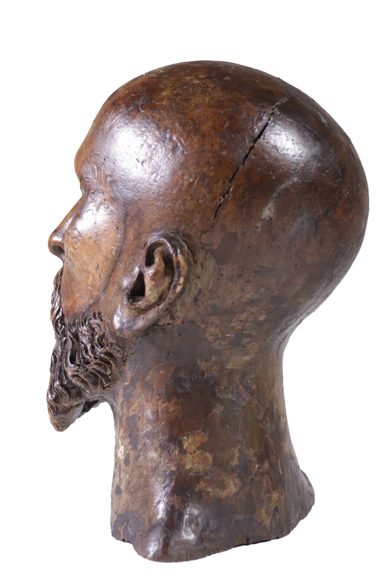 Life-Size Carved Wood Sculpture of a Man's Head circa 1700 South European For Sale 1