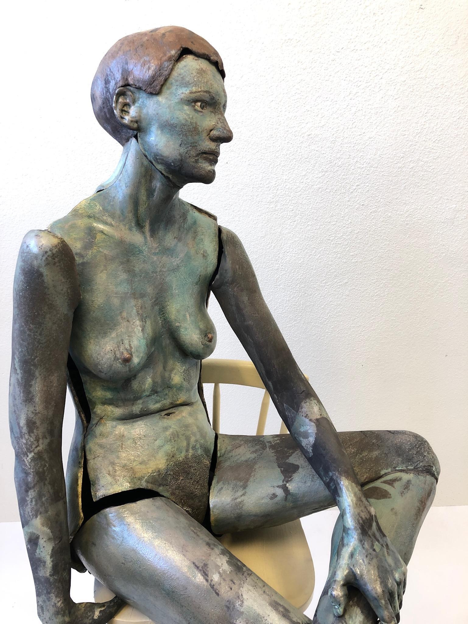 Lebensgroße keramische Frauenskulptur von Eva Stettner im Angebot 2