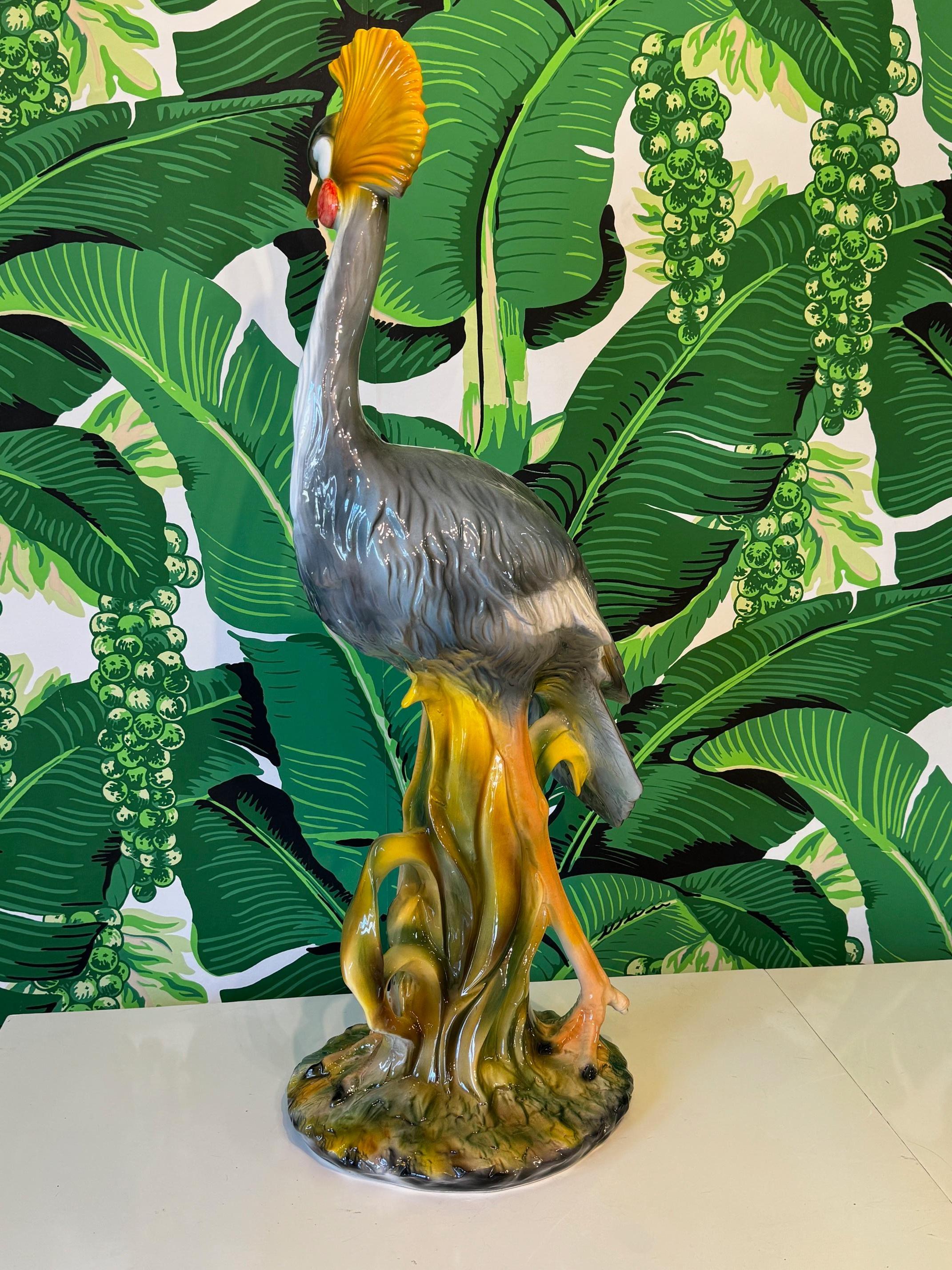 italien Statue d'oiseau de la Crane couronnée grandeur nature en vente