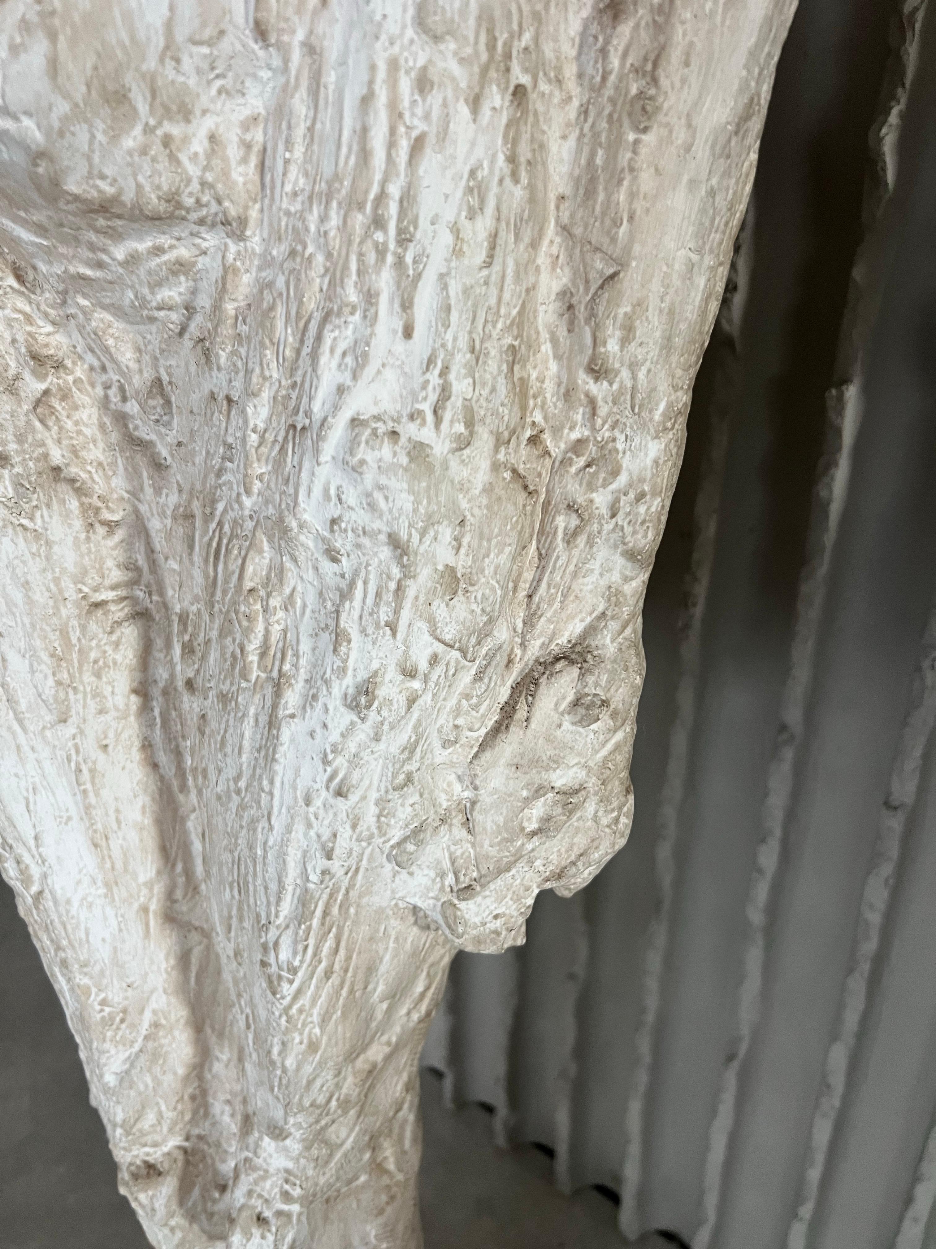 Français Sculpture en fibre de verre grandeur nature, dans le style de Giacometti. France, années 1970 en vente