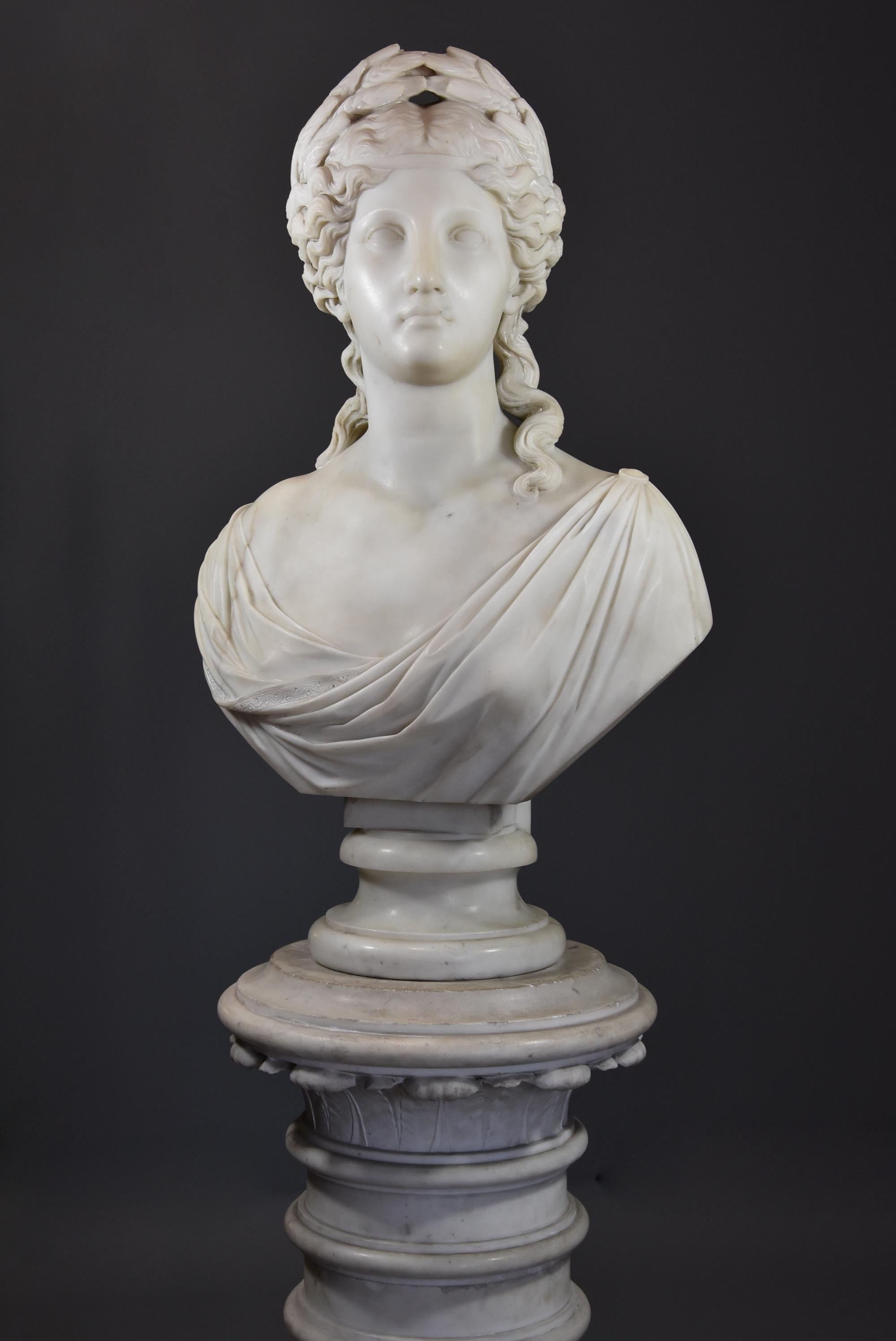 roman goddess bust