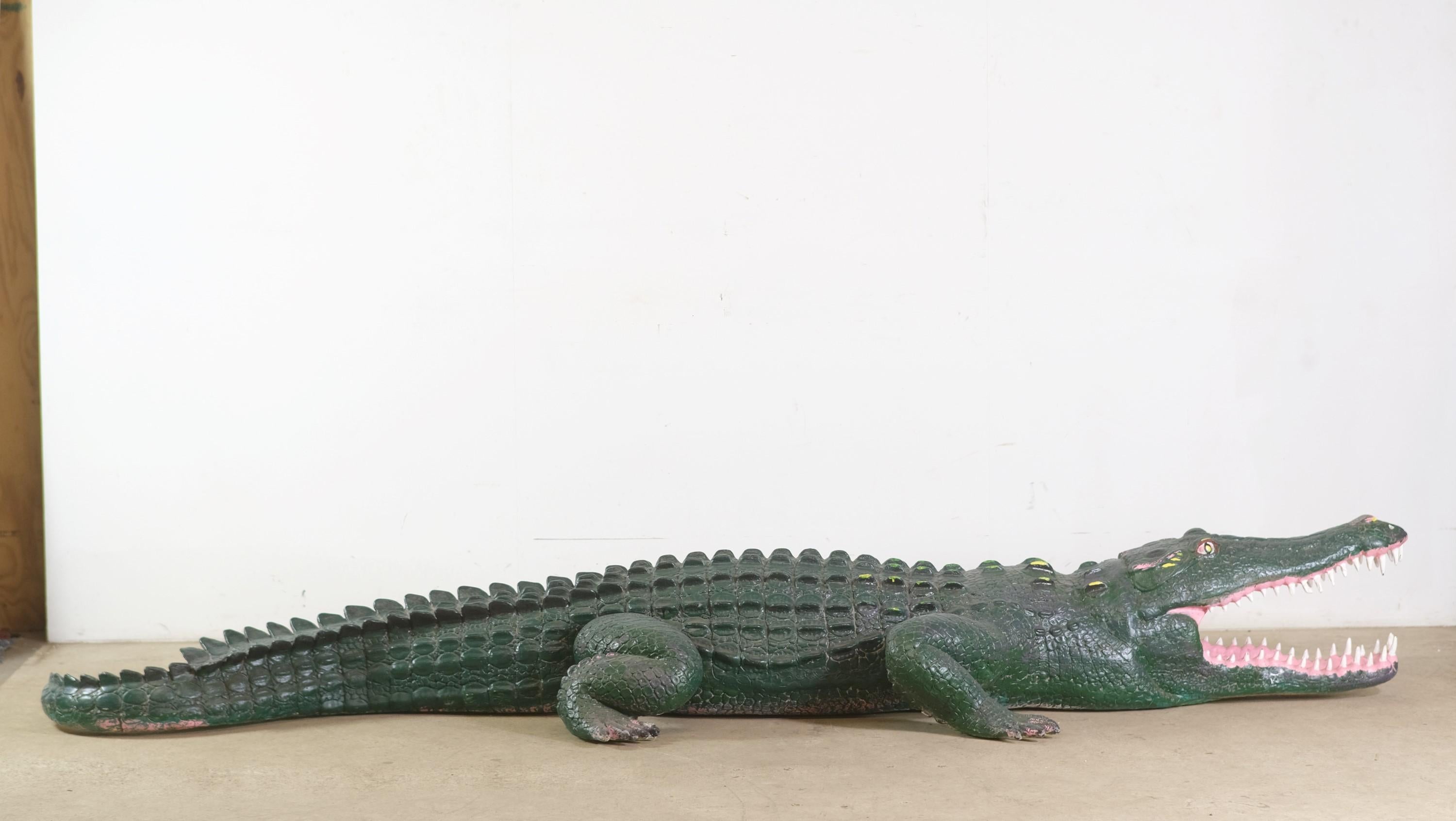 Life Size Hand Painted Long Fiberglass Crocodile For Sale 3