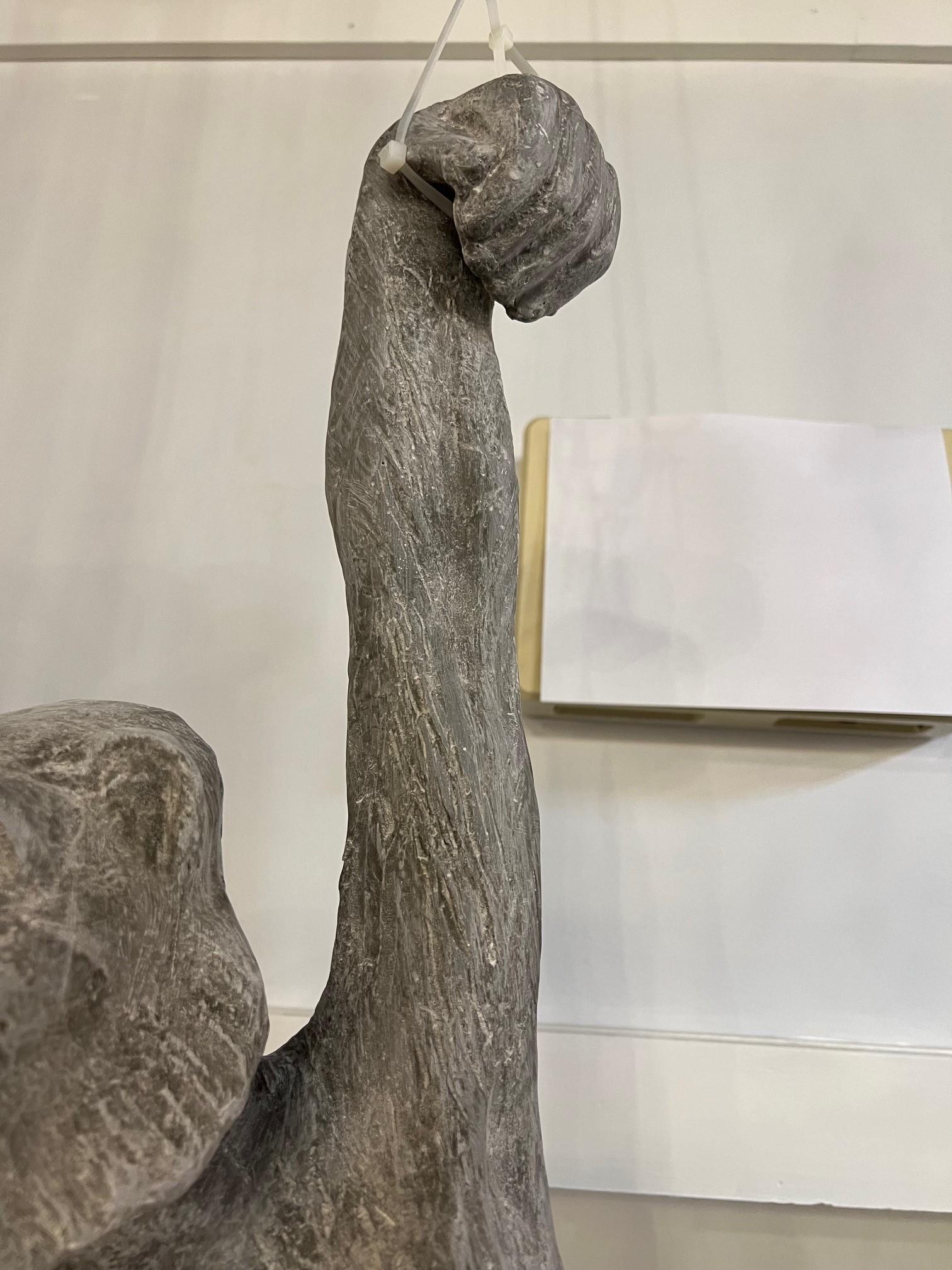 Escultura colgante de mono de fibra de vidrio de tamaño natural en Nuevo estado para la venta en Stamford, CT