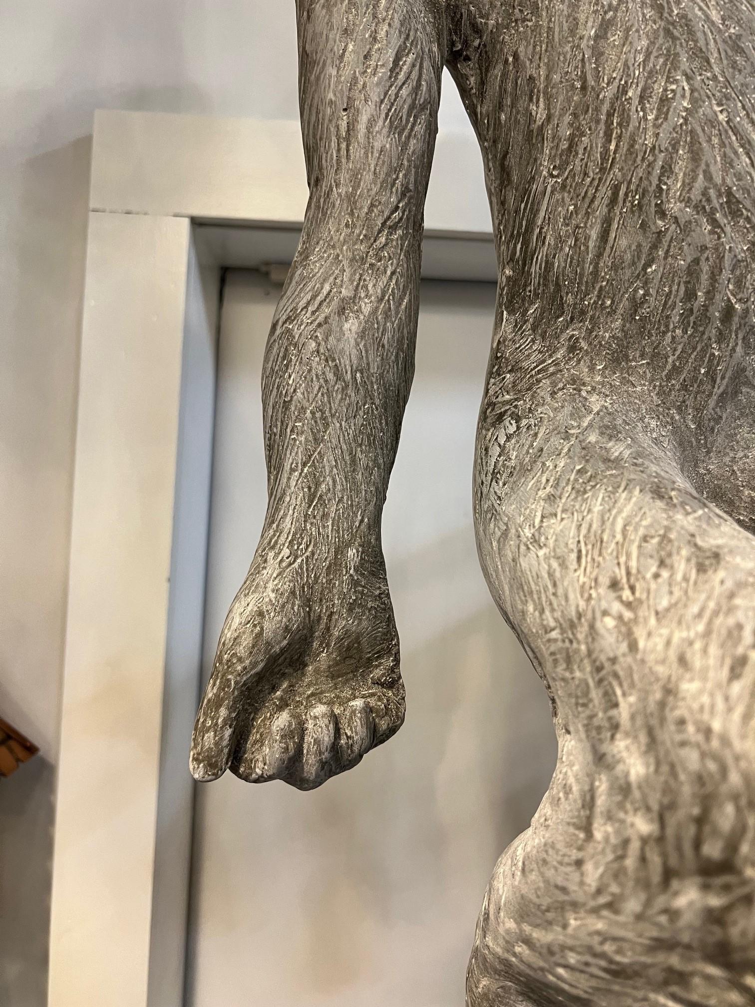 Escultura colgante de mono de fibra de vidrio de tamaño natural Fibra de vidrio en venta