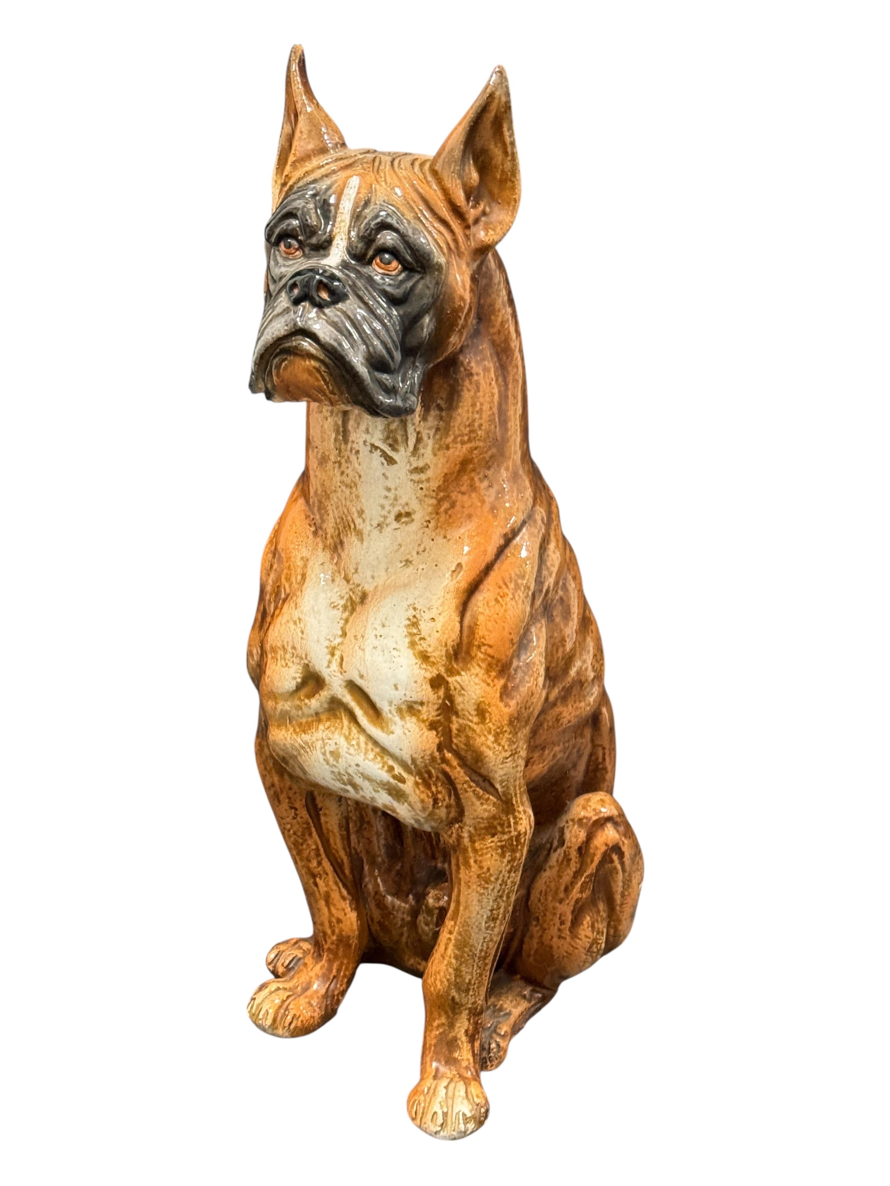 Metà XX secolo Cane Boxer Italiano a grandezza naturale Statua in Terracotta Figurina in Ceramica Vintage, anni '60 in vendita
