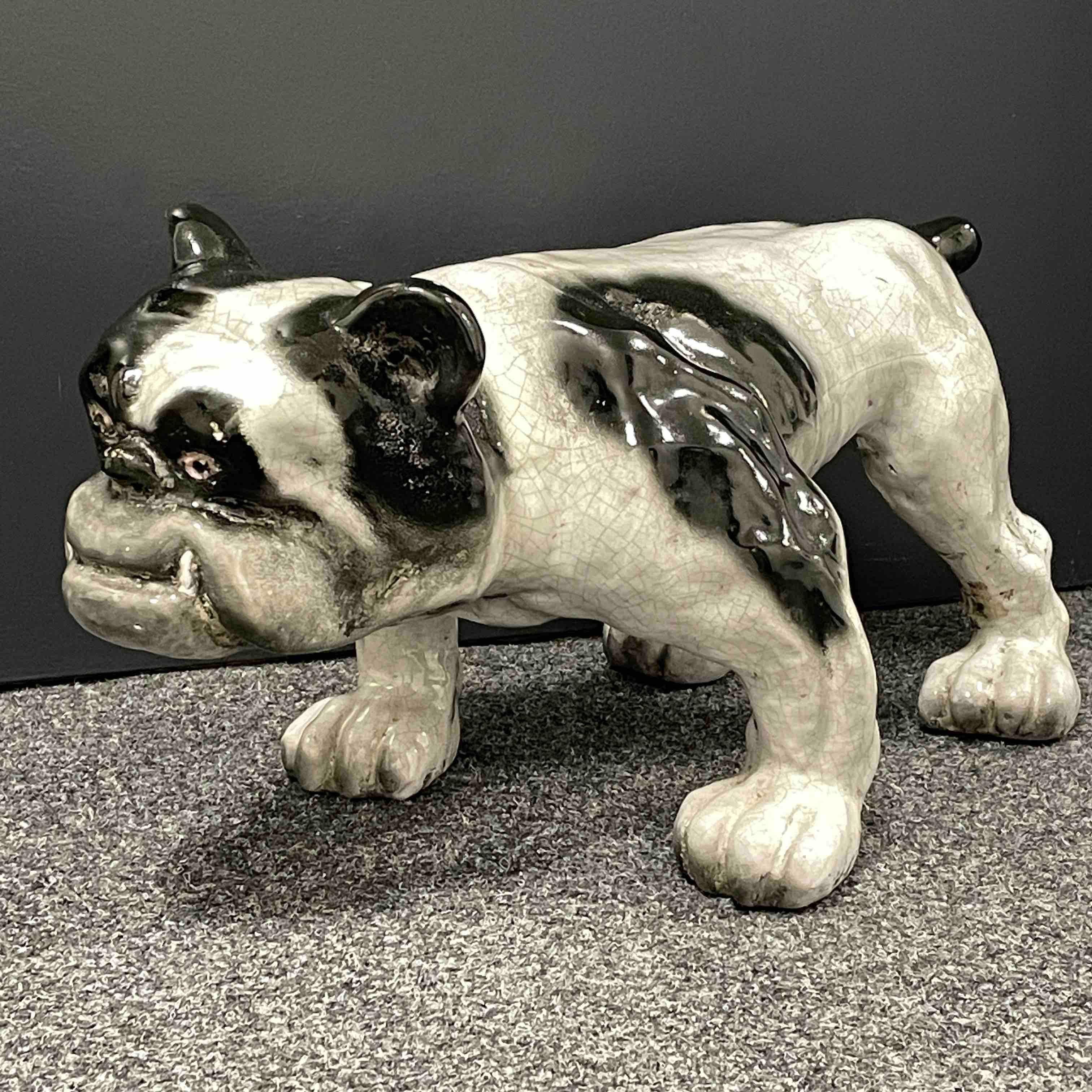 Classic early 1960s Italian Majolica dog statue figurine. Nice addition to your room or entry hall, pool area or patio. Made of Majolica ceramic, hand painted.