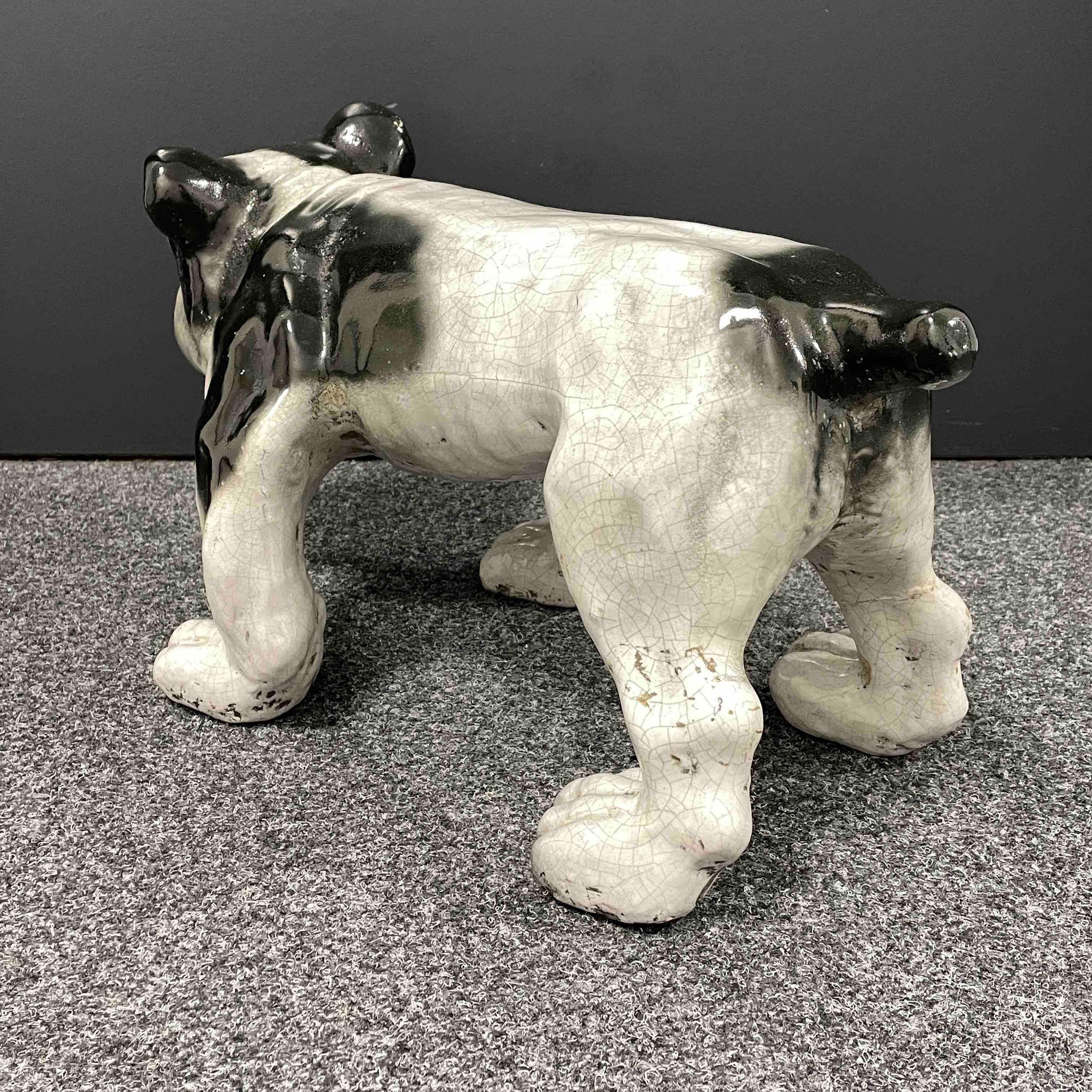 Statue grandeur nature italienne de chien taureau en majolique vintage en forme de chien, années 1960 Bon état - En vente à Nuernberg, DE