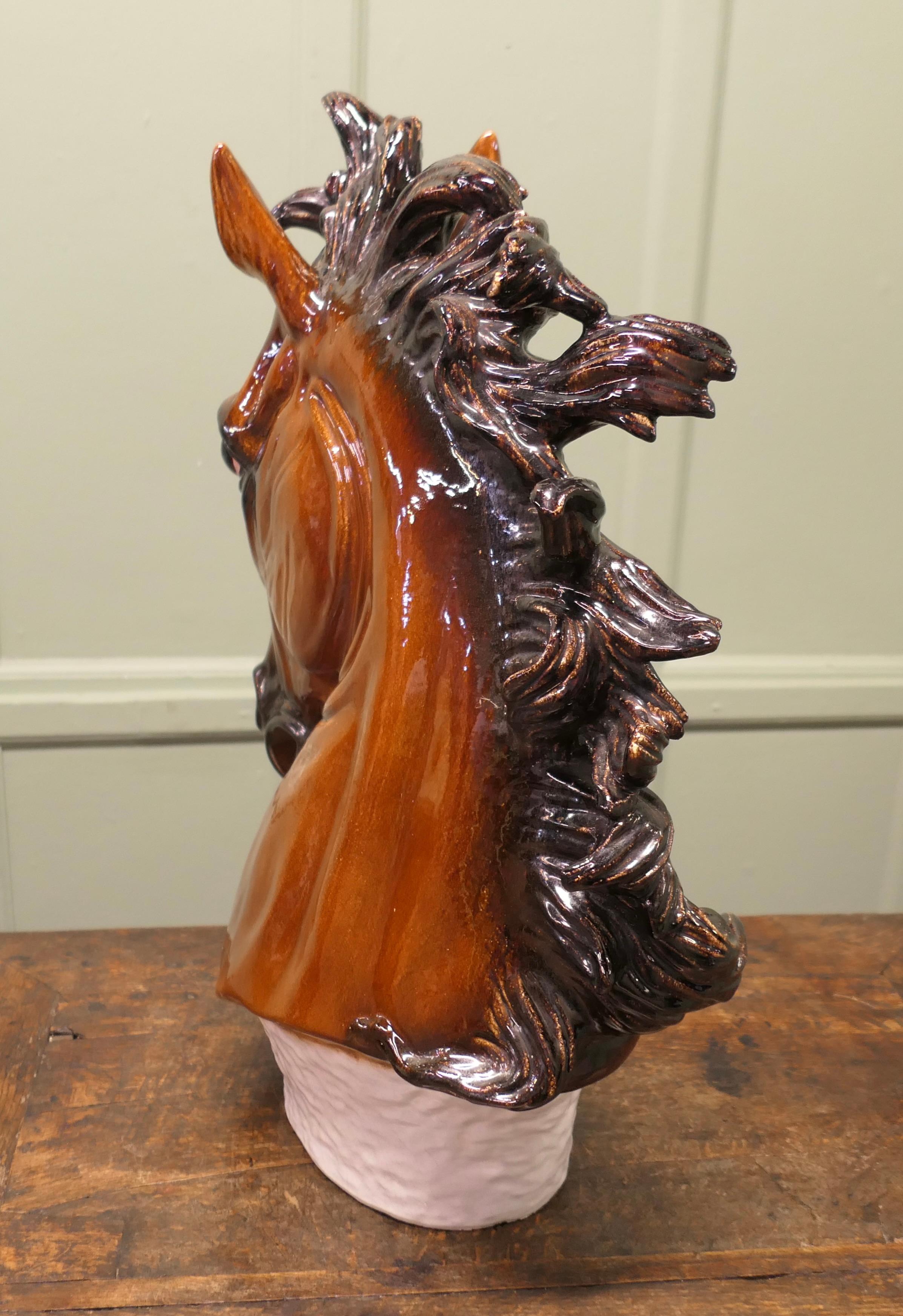 Leben Größe Italienisch Keramik Hand Made Pferdekopf im Angebot 1