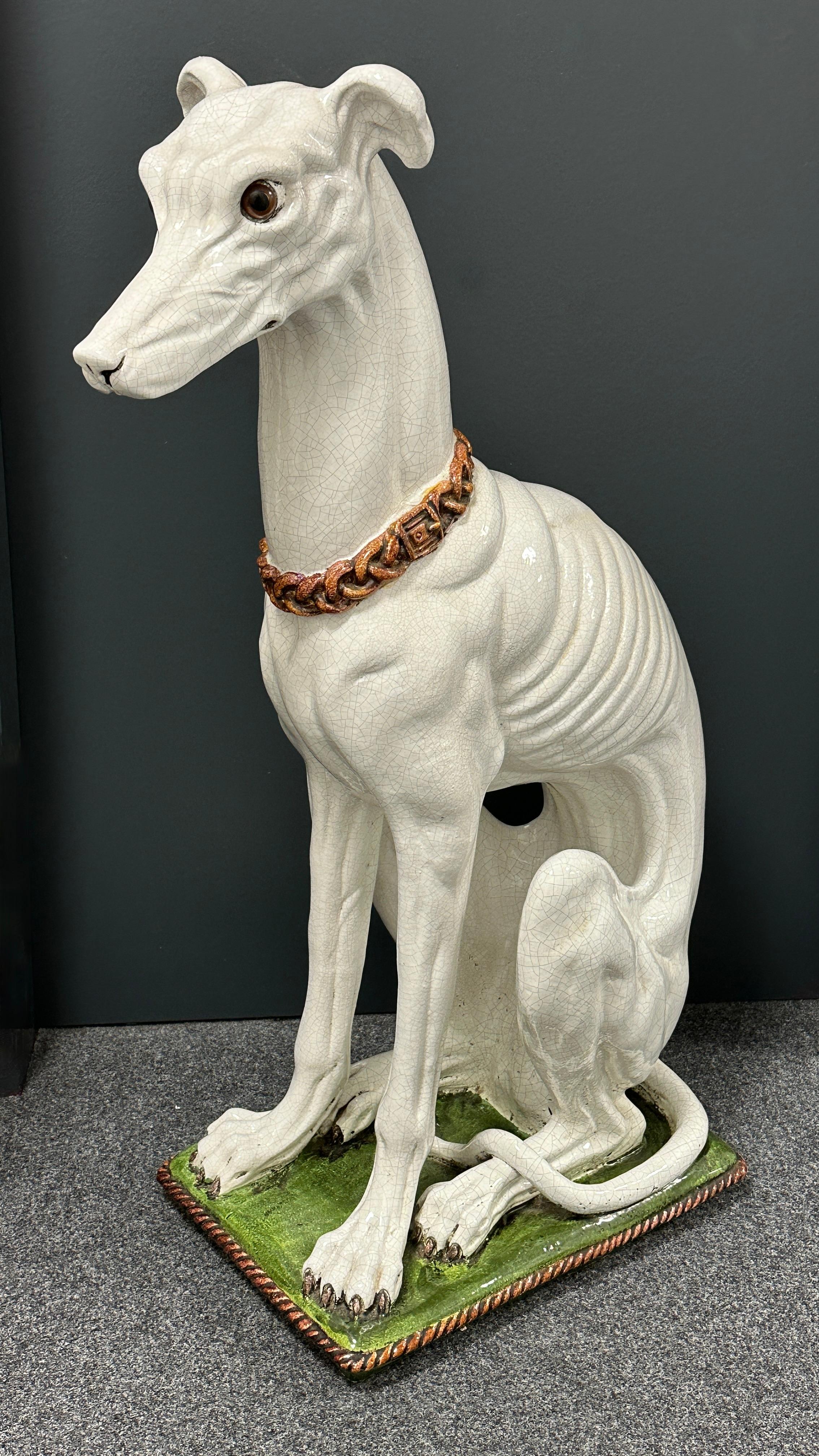 Fait main Statue de chien en majolique Galgo Greyhound italien grandeur nature Figurine Vintage, 1960s en vente