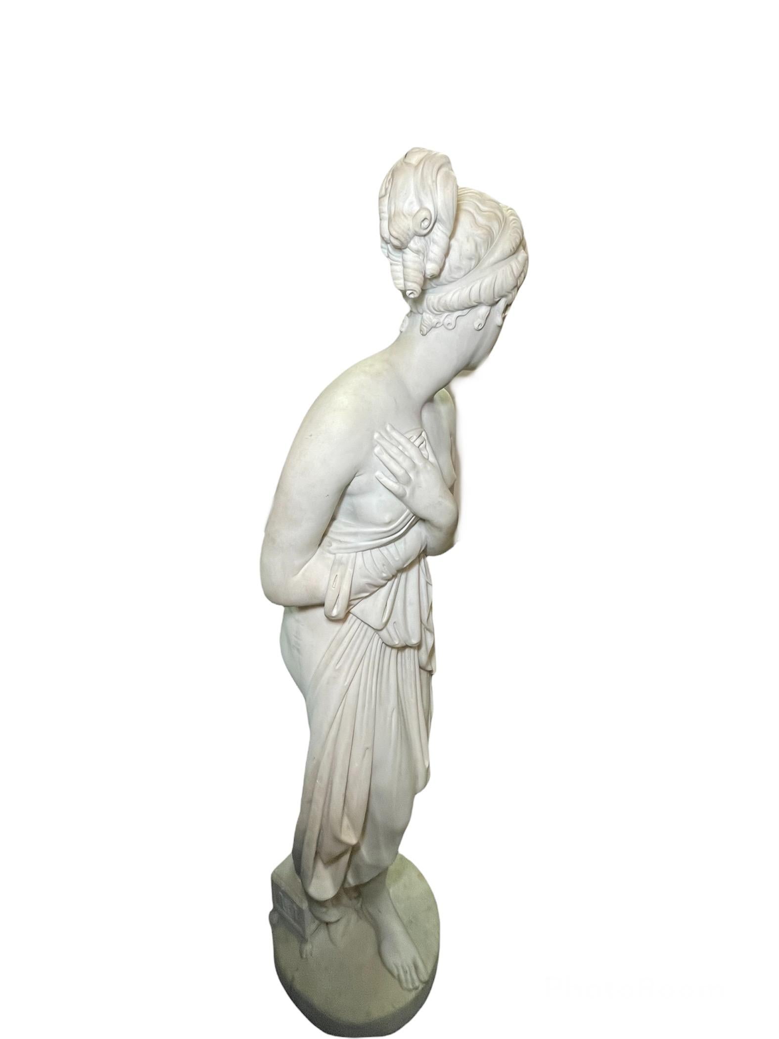 Néoclassique Sculpture en marbre grandeur nature de Vénus d'après La Venus Italica en vente