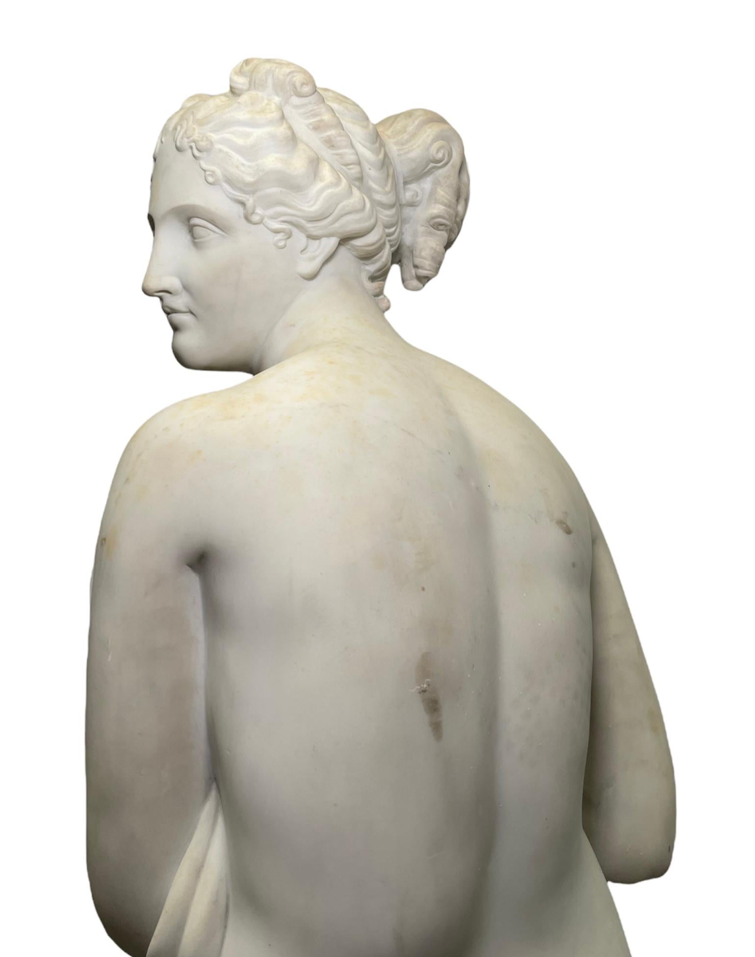 Life Size Marble Sculpture of Venus After “La Venus Italica” In Good Condition For Sale In Guaynabo, PR
