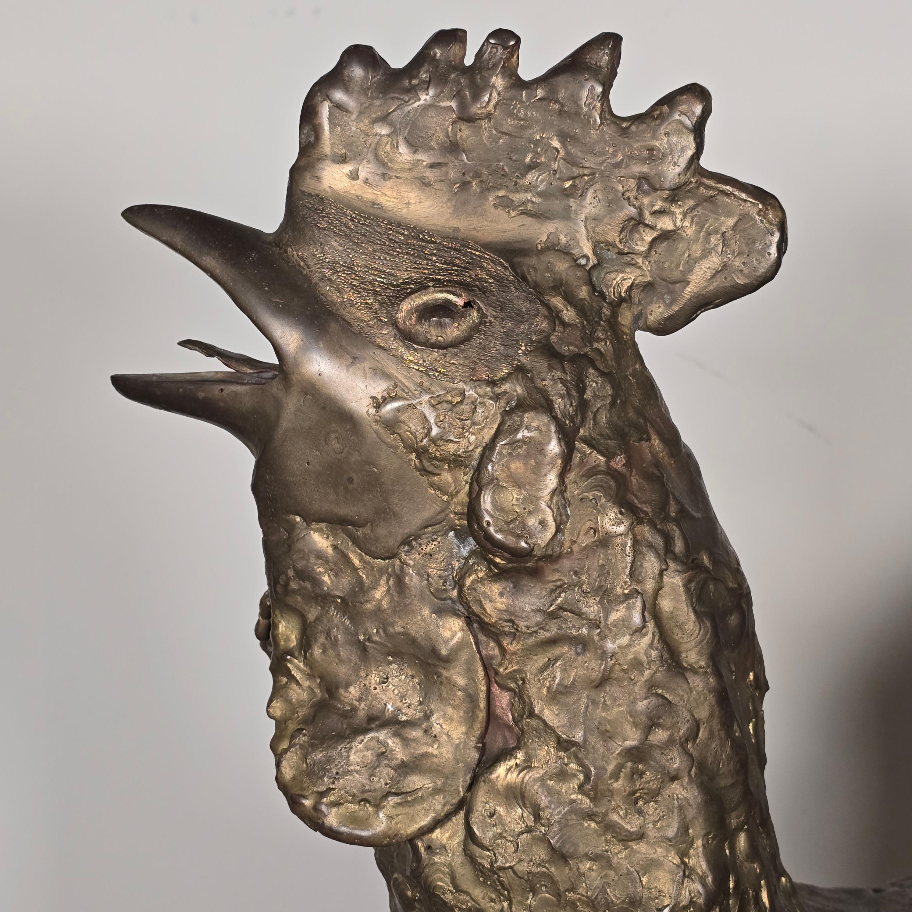 Martellato Scultura di gallo in bronzo battuto a mano, a grandezza naturale, Coates, circa anni '60 in vendita