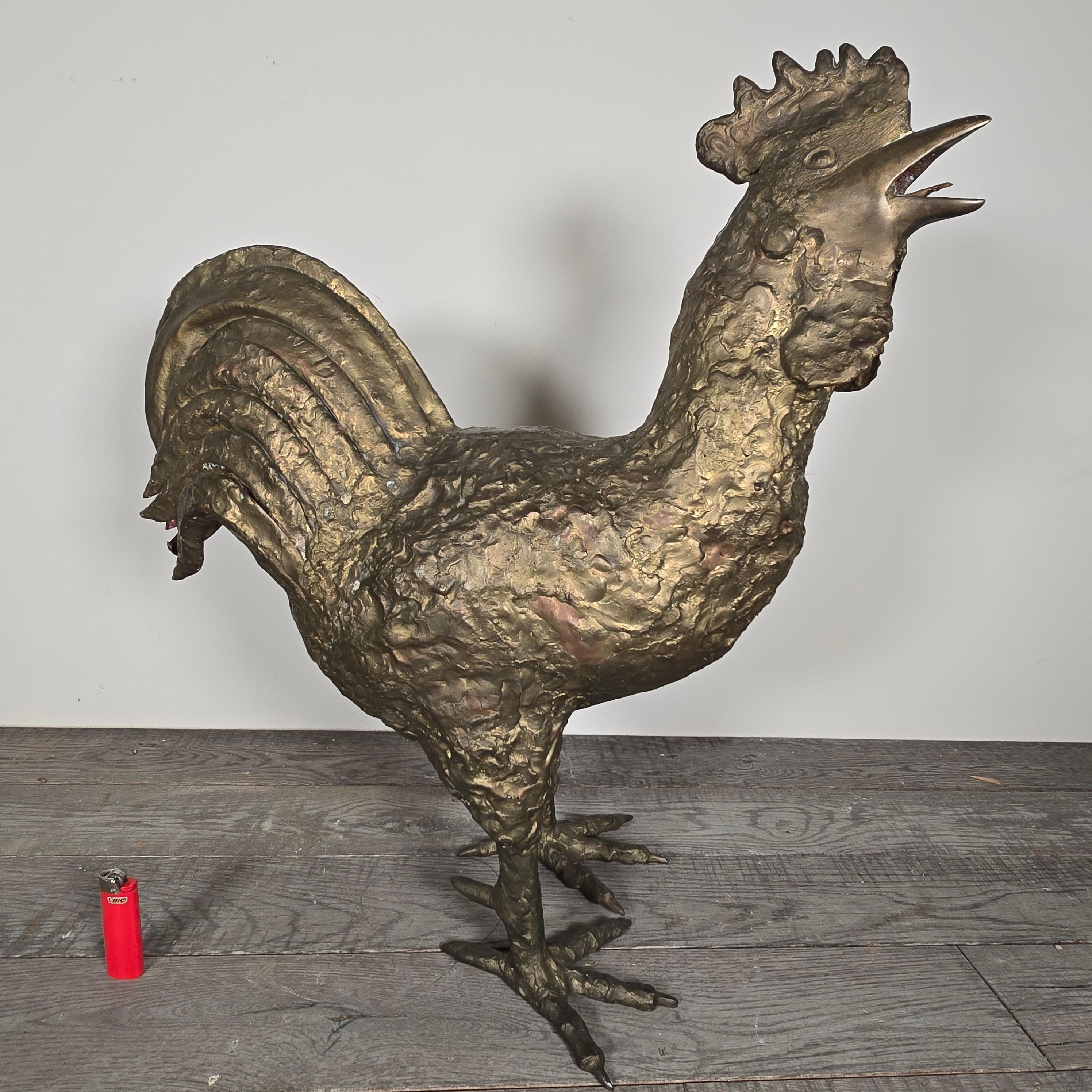 Bronzo Scultura di gallo in bronzo battuto a mano, a grandezza naturale, Coates, circa anni '60 in vendita