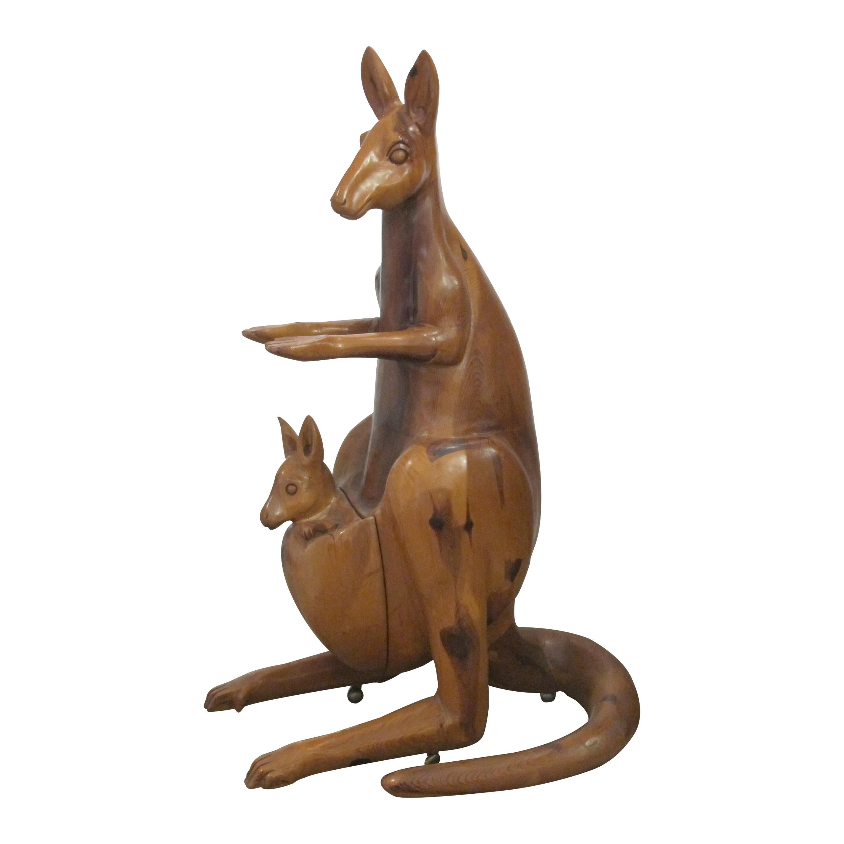 Life-Size Oak Kangaroo Sculpture on Wheels, Spain, 1960s Tallado a mano en venta