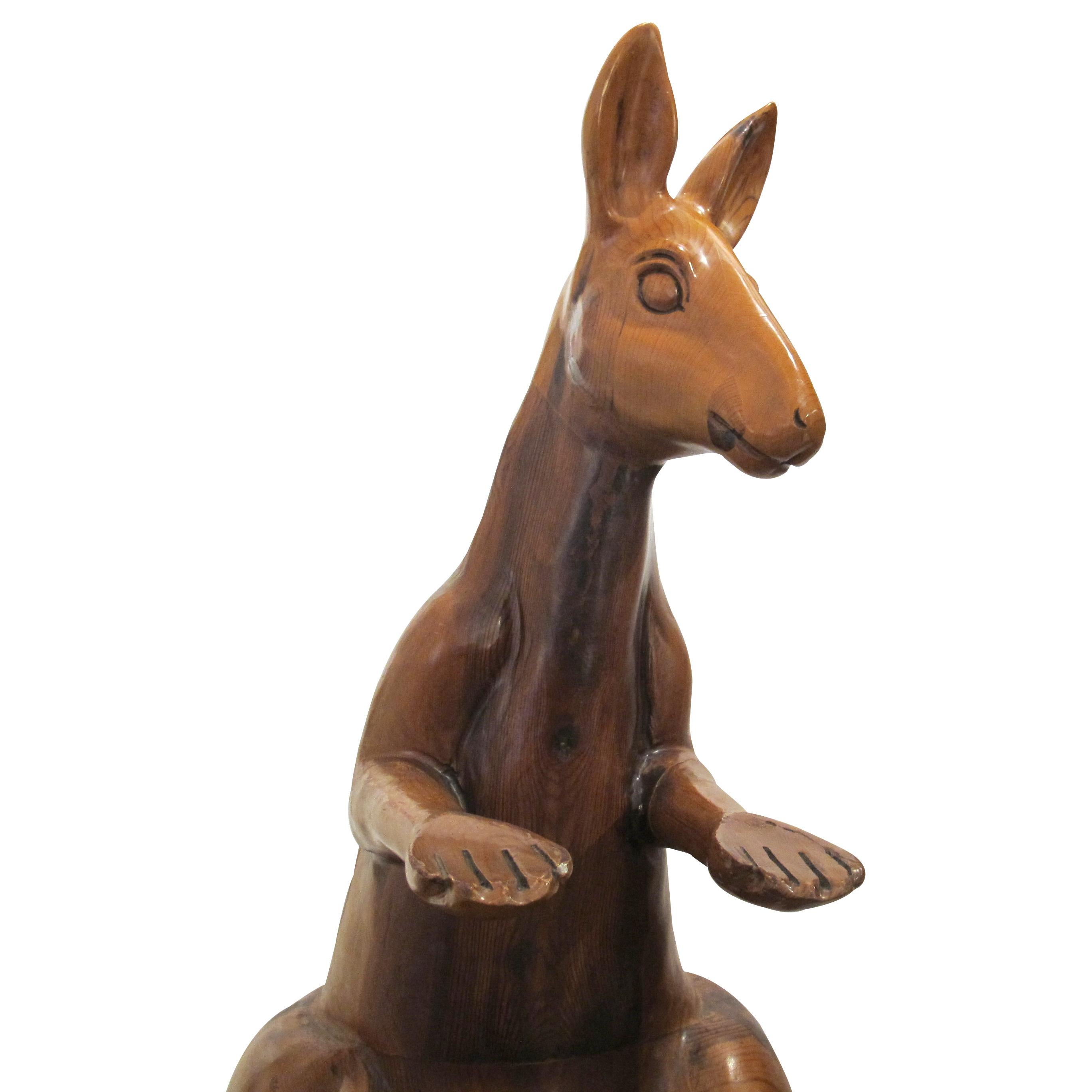Life-Size Oak Kangaroo Sculpture on Wheels, Spain, 1960s en Bueno estado para la venta en London, GB