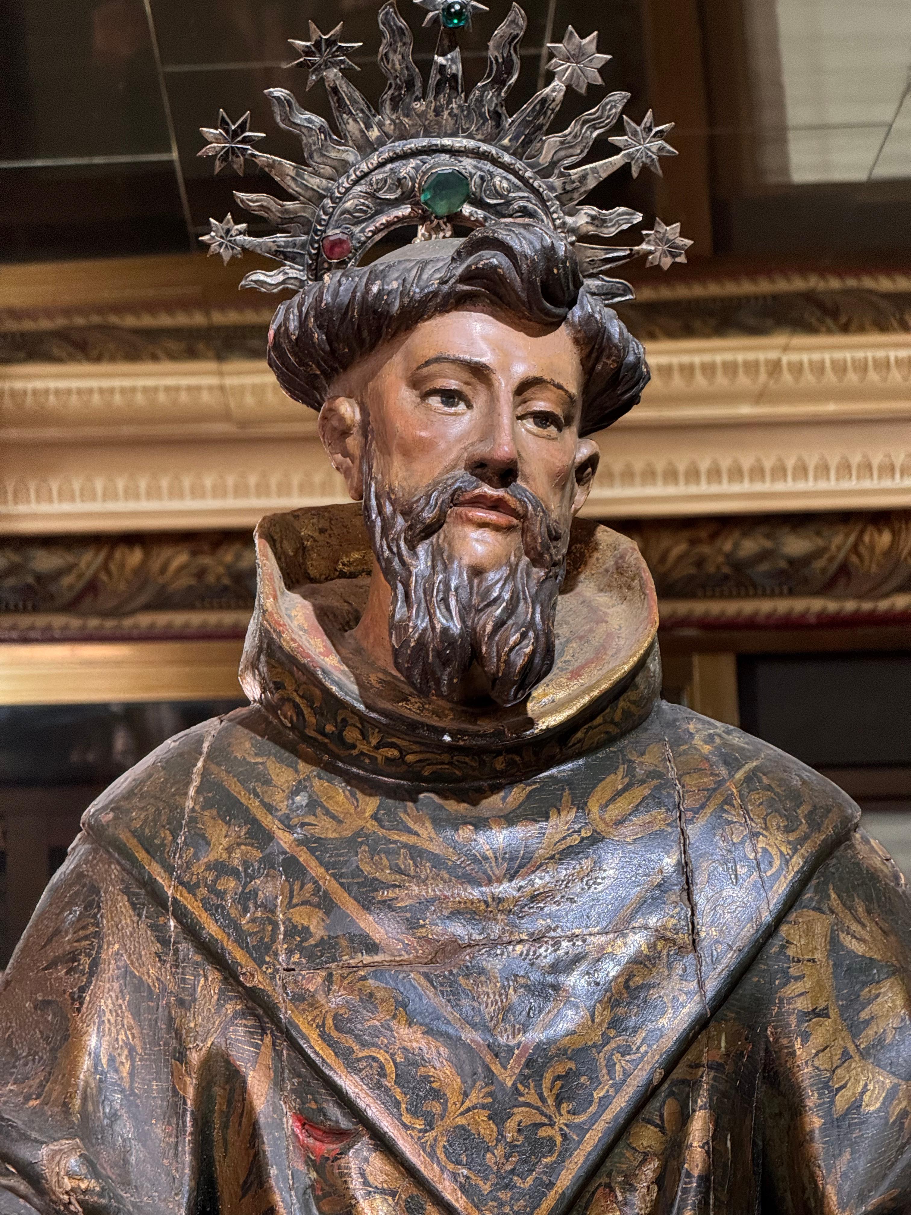 Lebensgroße Skulptur des Heiligen Franz von Assisi, Spanische Barockschule, 17. (Handgefertigt) im Angebot