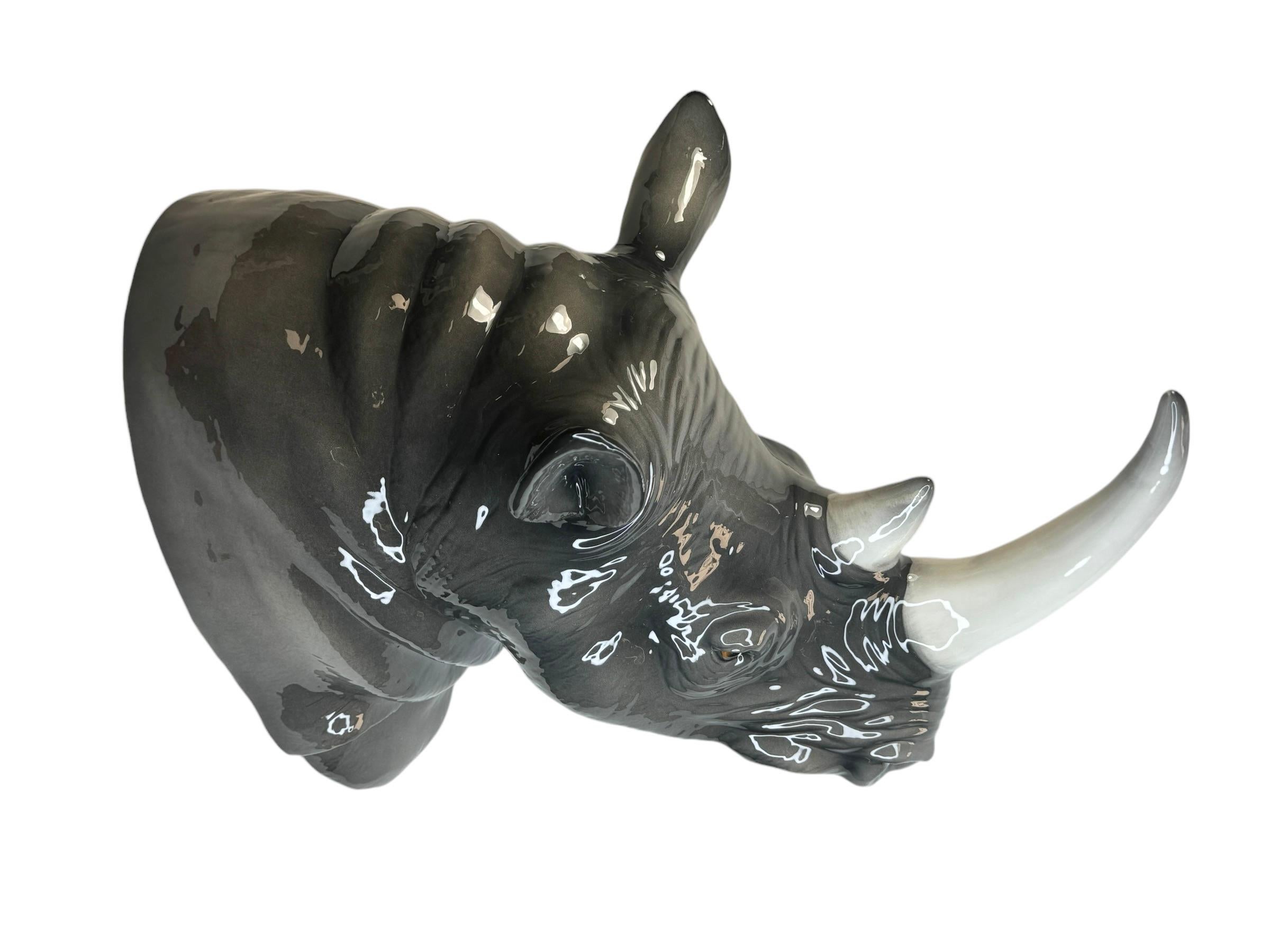 Céramique Buste de Rhinocéros grandeur nature en céramique de Bassano, Italie, années 1970 en vente