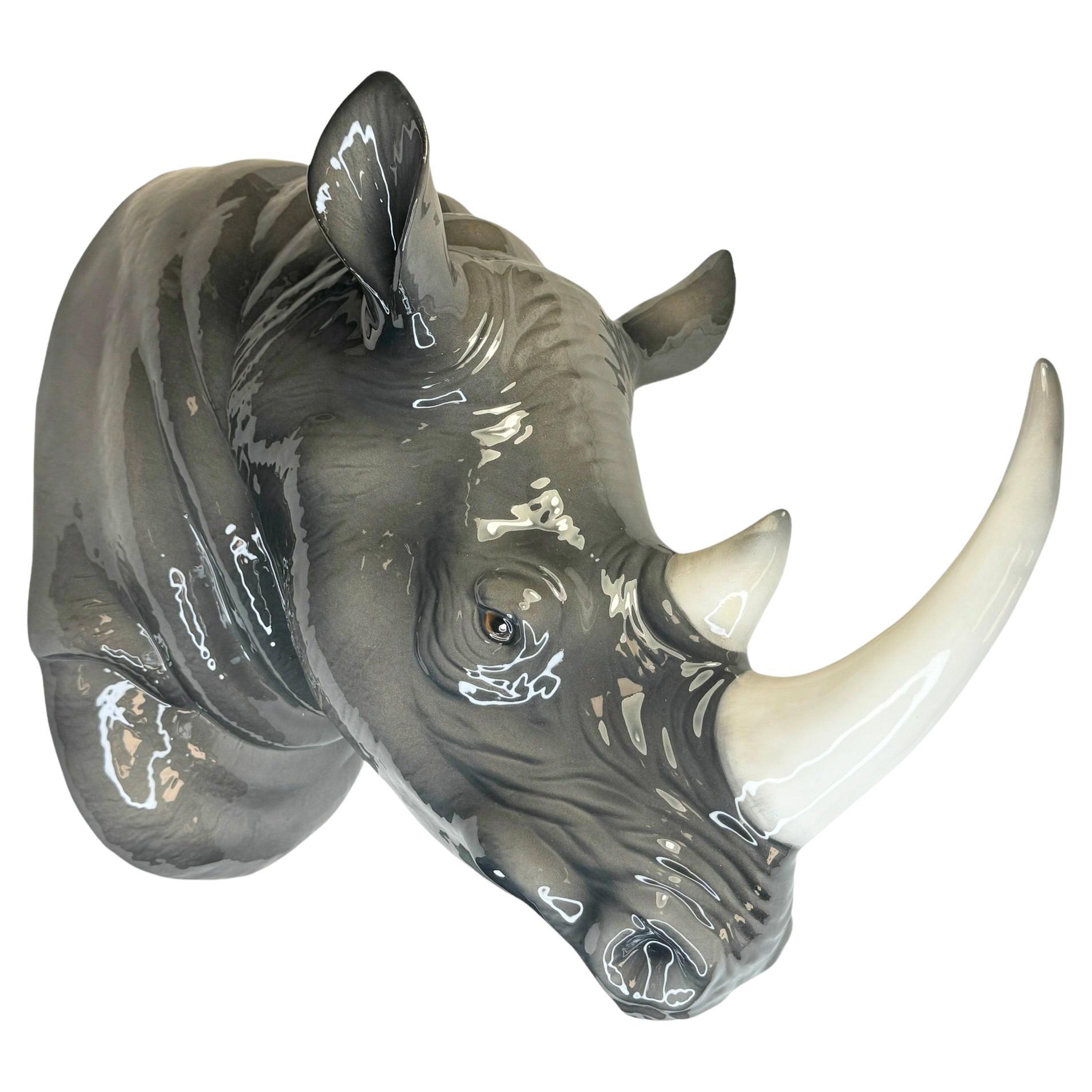 Buste de Rhinocéros grandeur nature en céramique de Bassano, Italie, années 1970