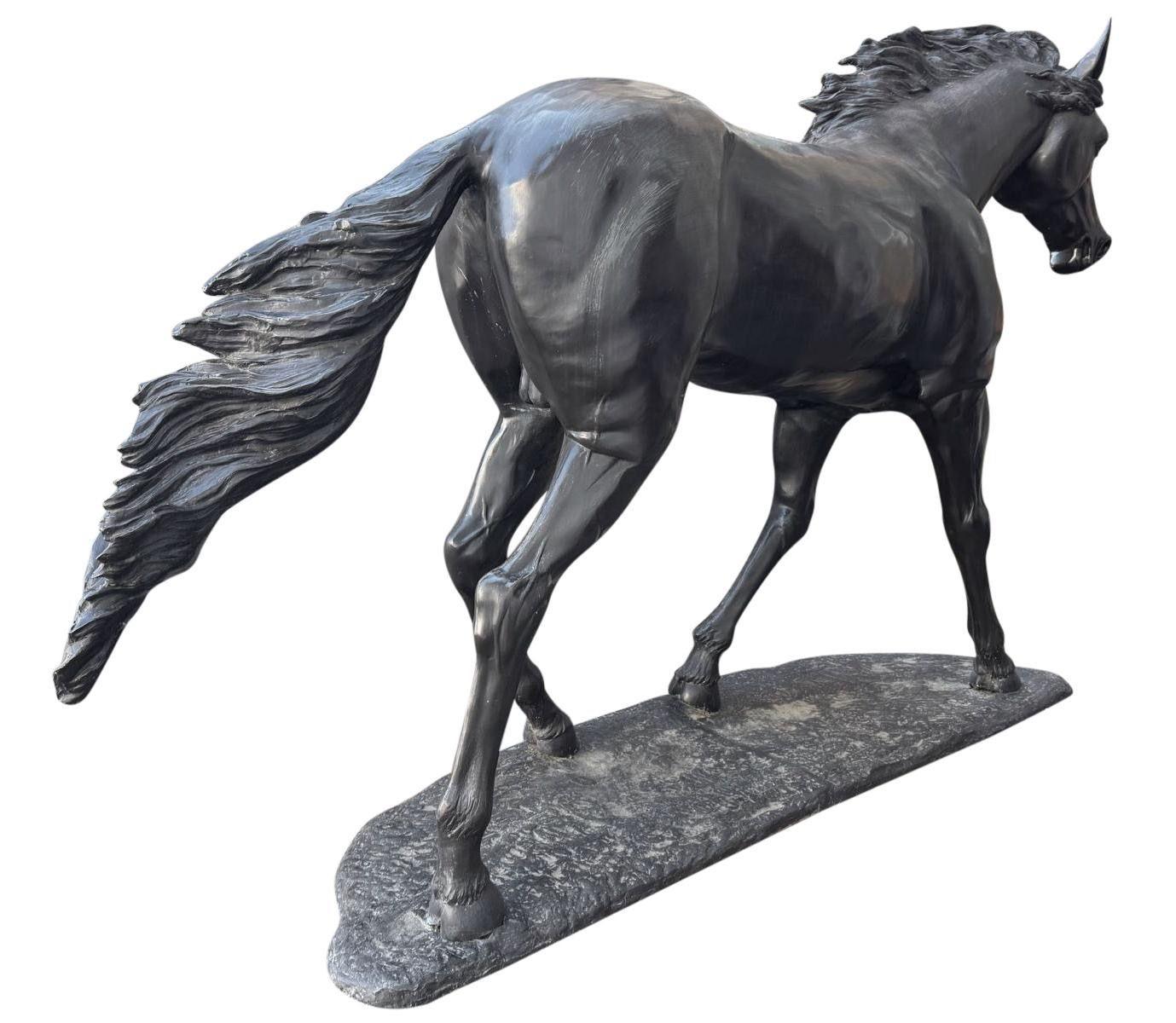 Lebensgroße Bronzestatue eines Hengstes. im Zustand „Gut“ im Angebot in Brighton, Sussex