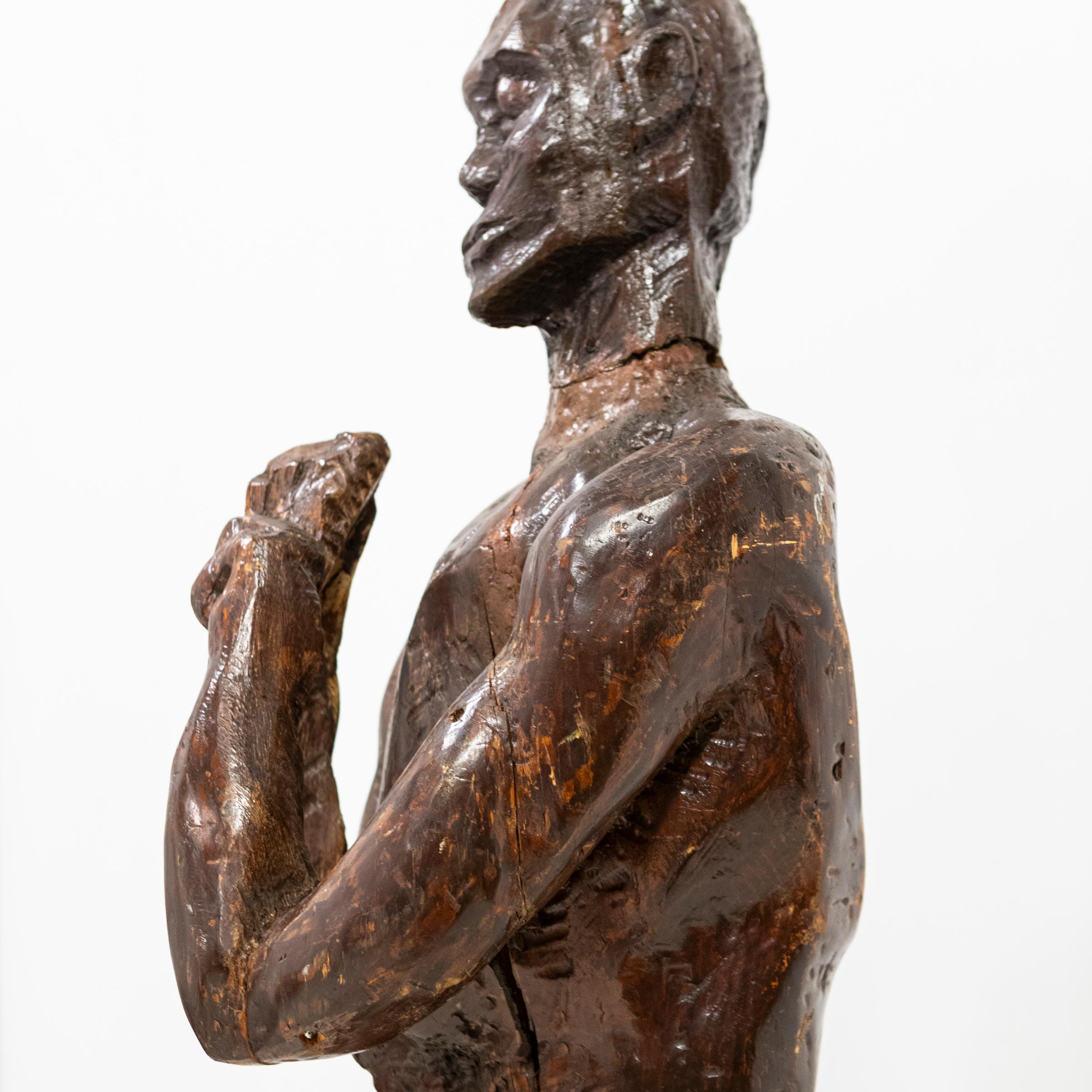 Sculpture en bois grandeur nature  Michael Gagashe Zondi en vente 5