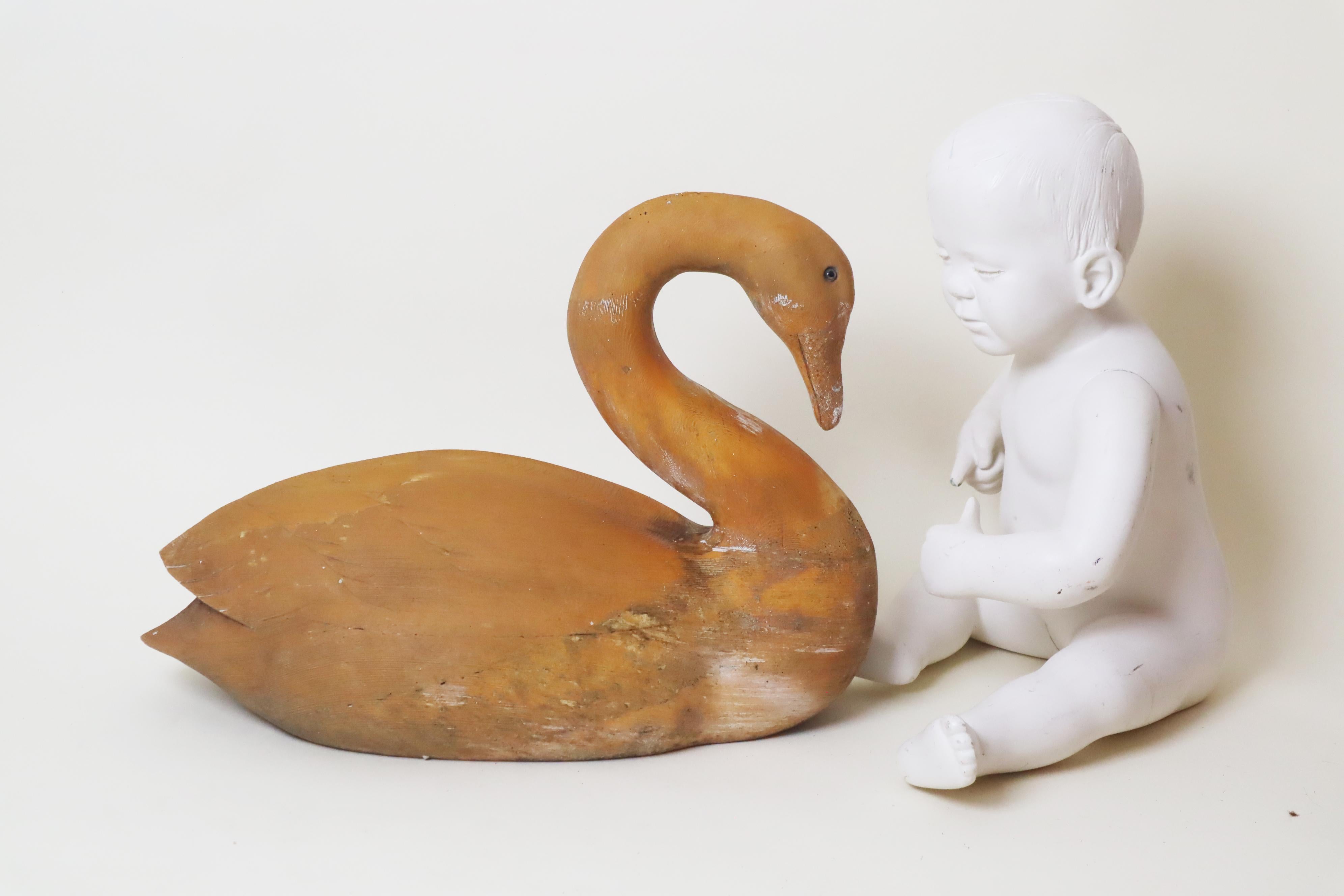 Life-Size Wooden Sculpture of a Swan for Luxurious Garden Decoration For Sale 2