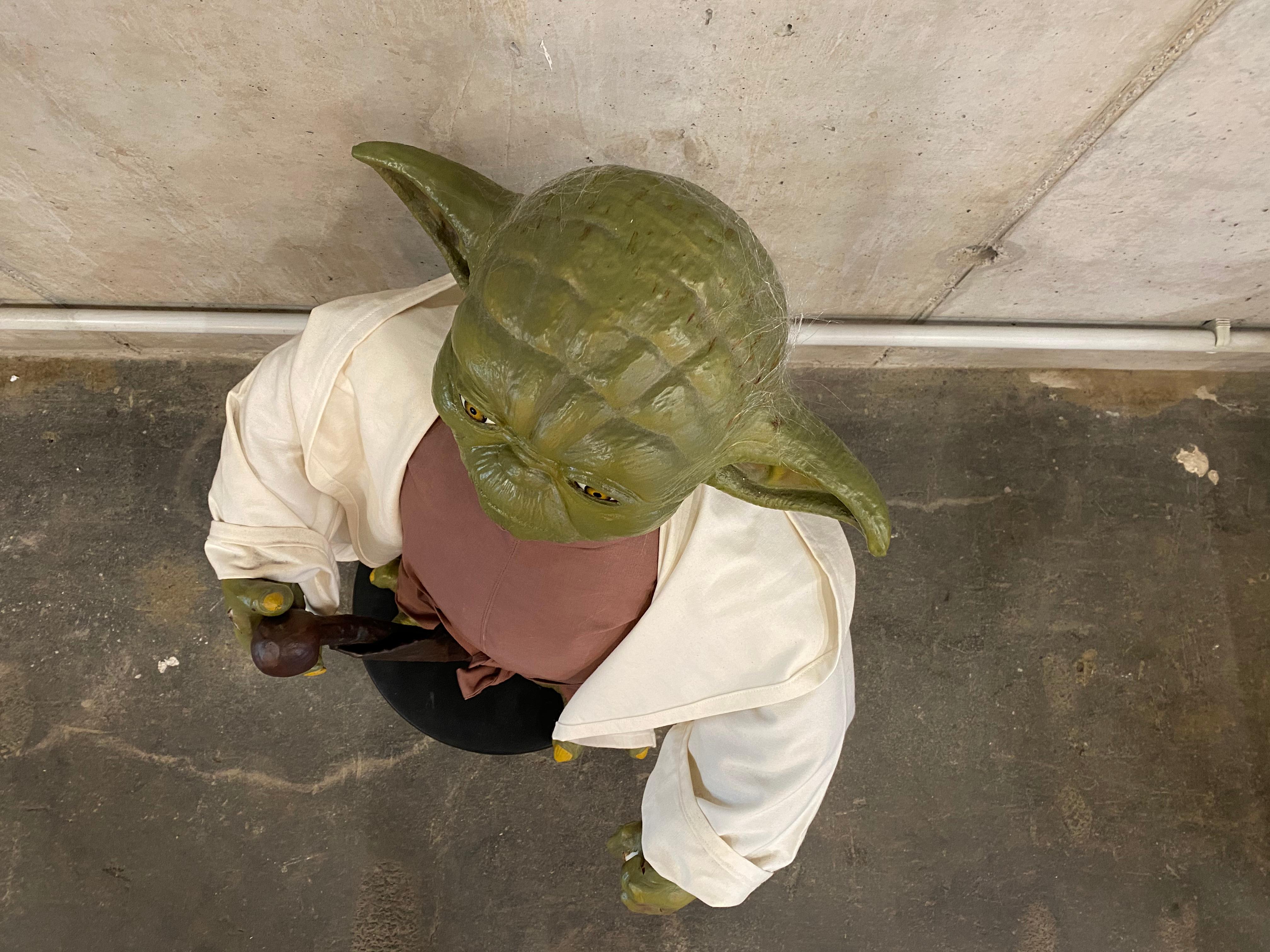 Lebensgroße Yoda-Figur, Auflage von 50 Stück, könnte Star Wars sein, Fotorequisite im Angebot 3