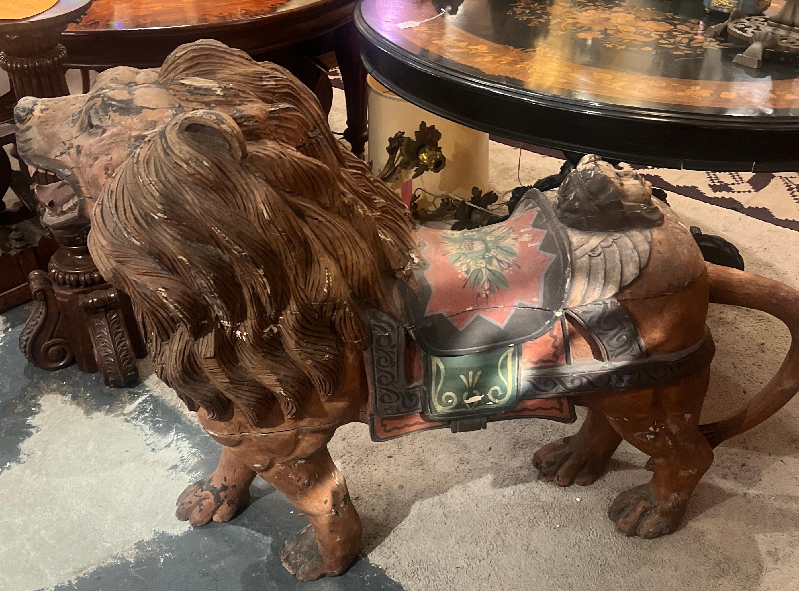 León de carrusel de principios del siglo XX tallado a mano a tamaño natural en venta 4