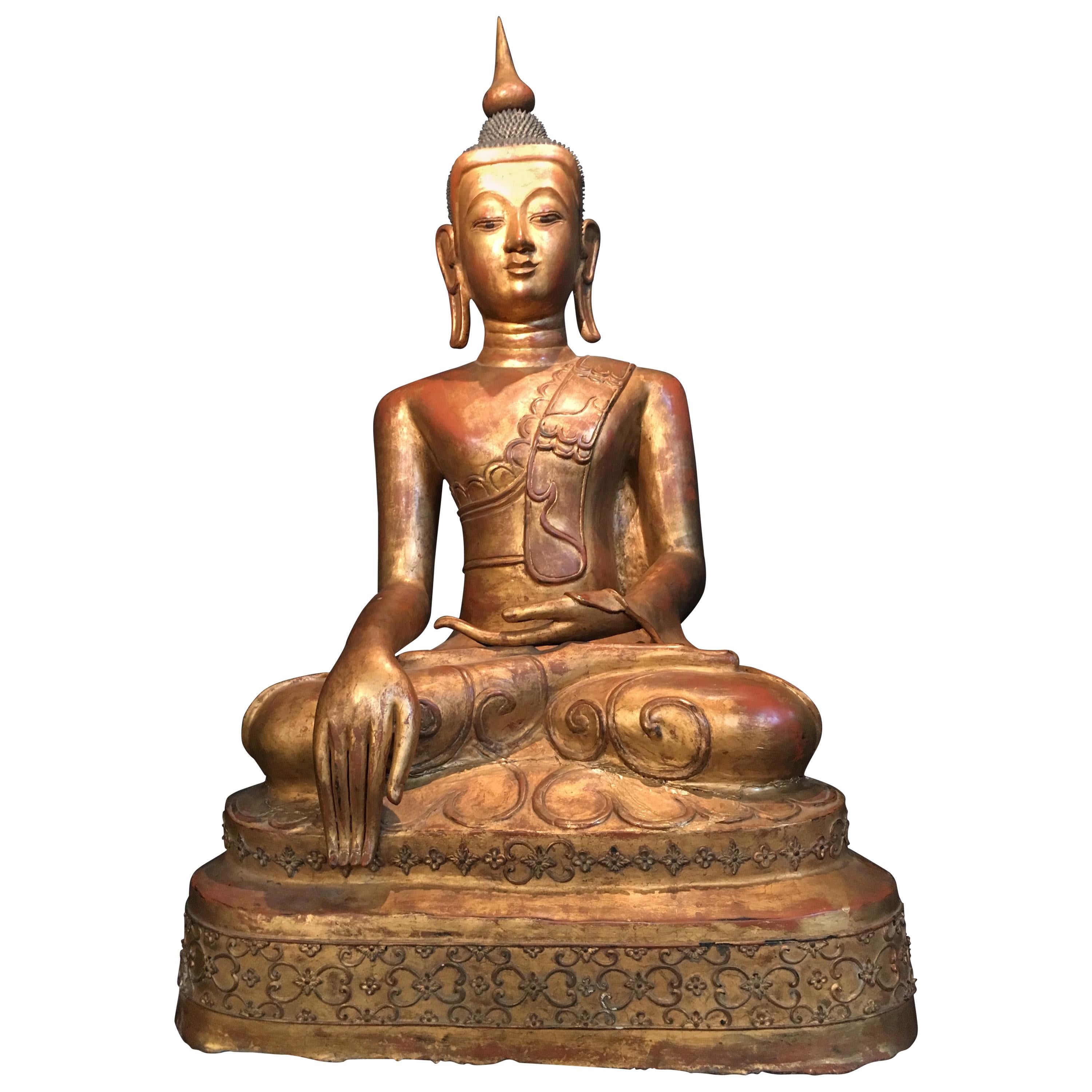 Bouddha Shan grandeur nature en laque dorée birmane et papier mâché, vers 1900