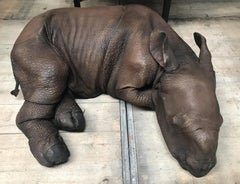 Skulpturale Nachbildung eines Rhino-Kalbs