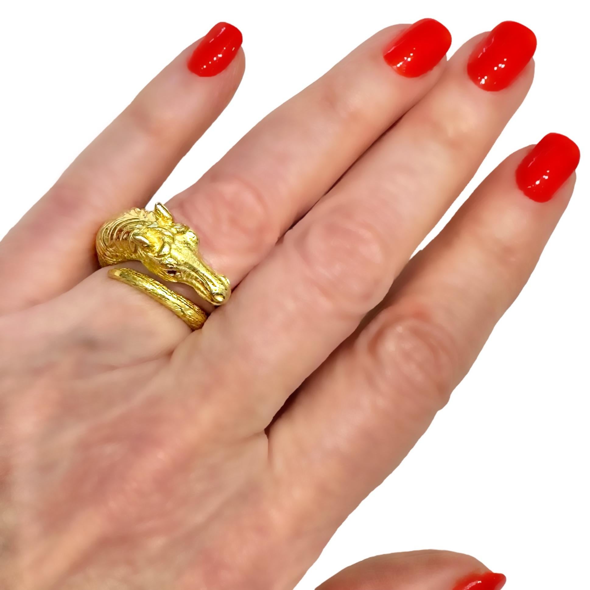  Lifelike Vintage George Lederman 18k Gold Equestrian Ring with Ruby Eyes For Sale 2