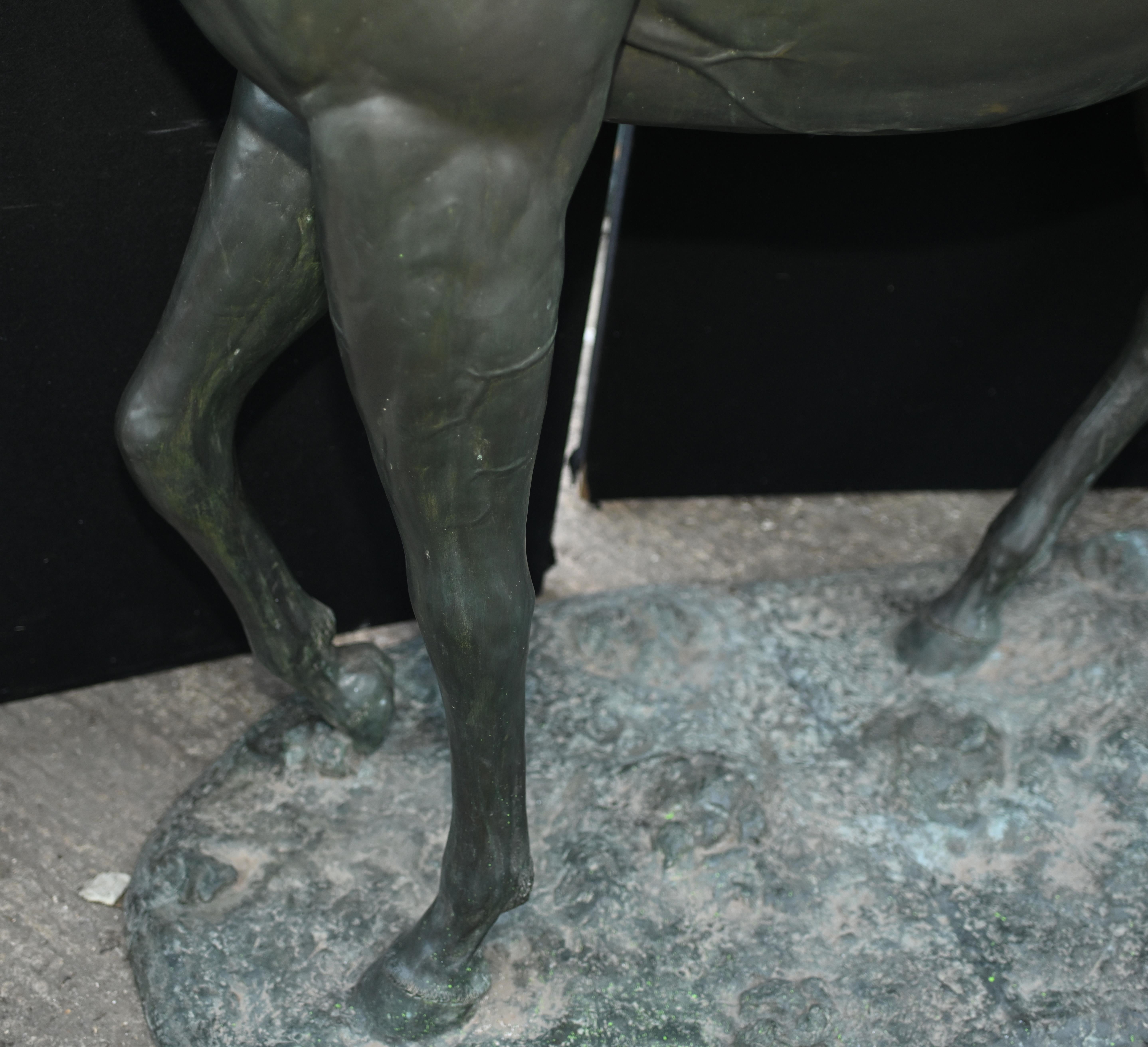 Fin du 20e siècle Statue de cheval grandeur nature en bronze, sculpture de jardin équestre en vente