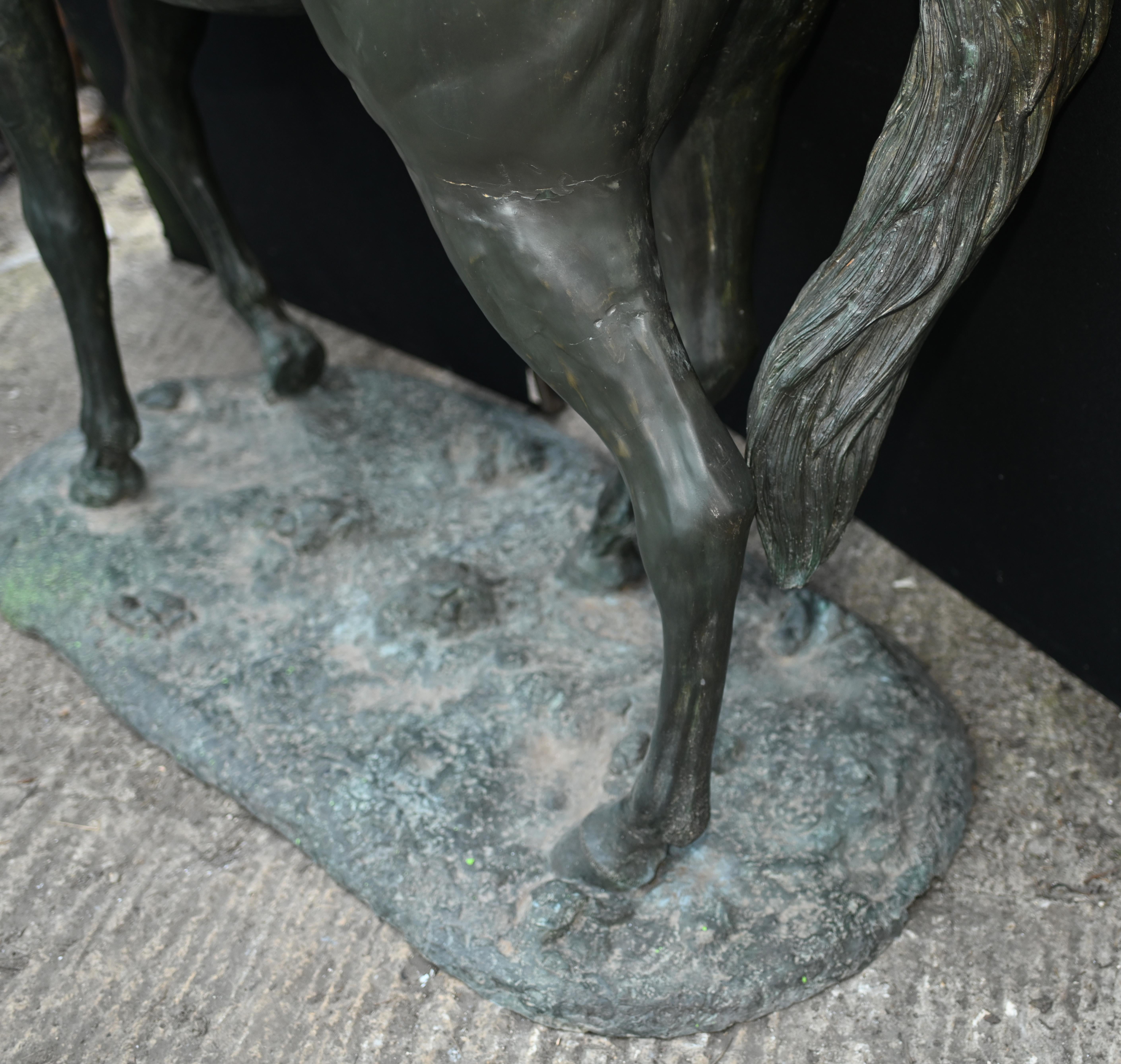 Bronze-Pferdenstatue-Garten-Reiter-Skulptur im Angebot 2