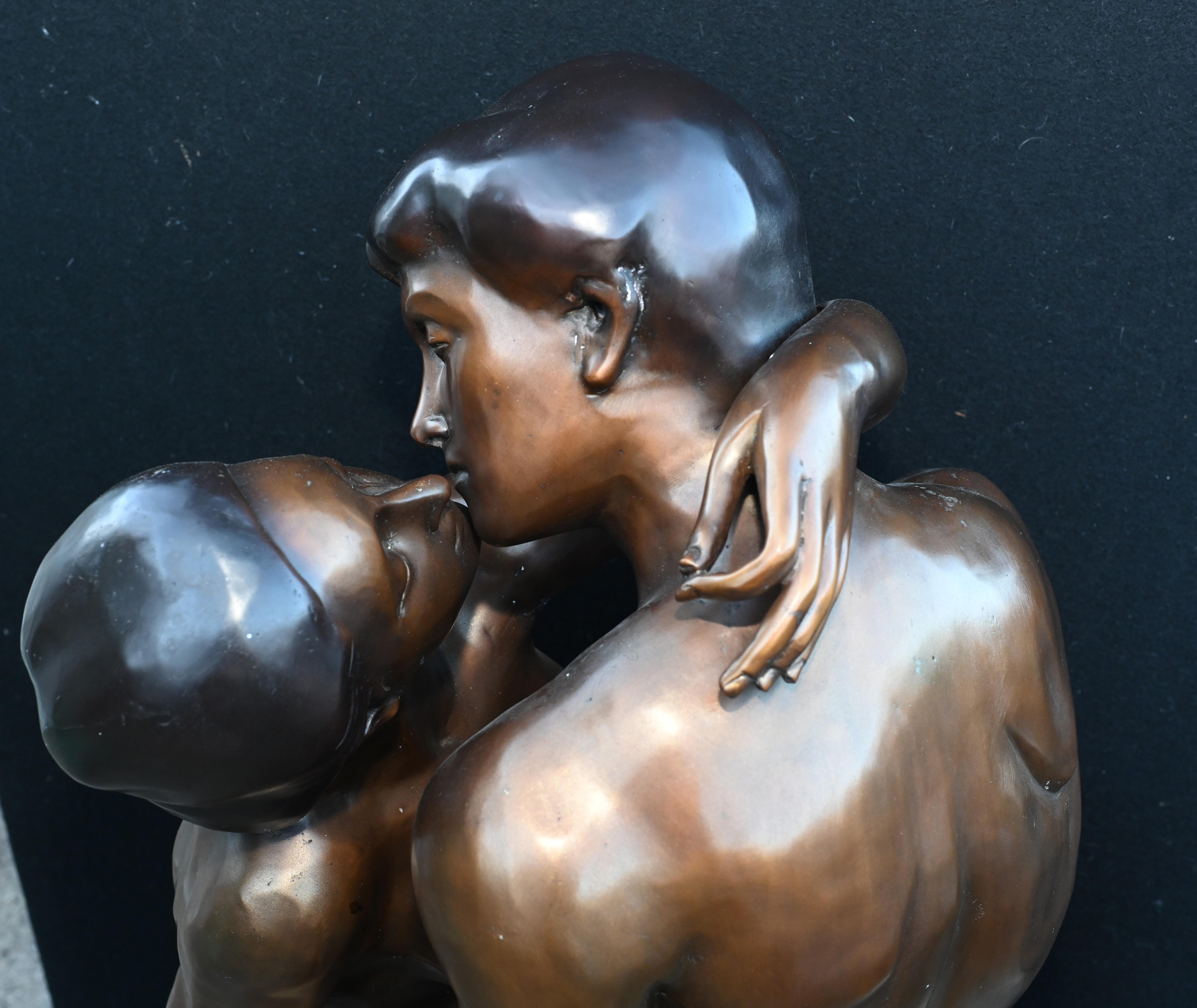 Lifesize Bronze the Kiss Statue After Rodin Garden Casting For Sale 9