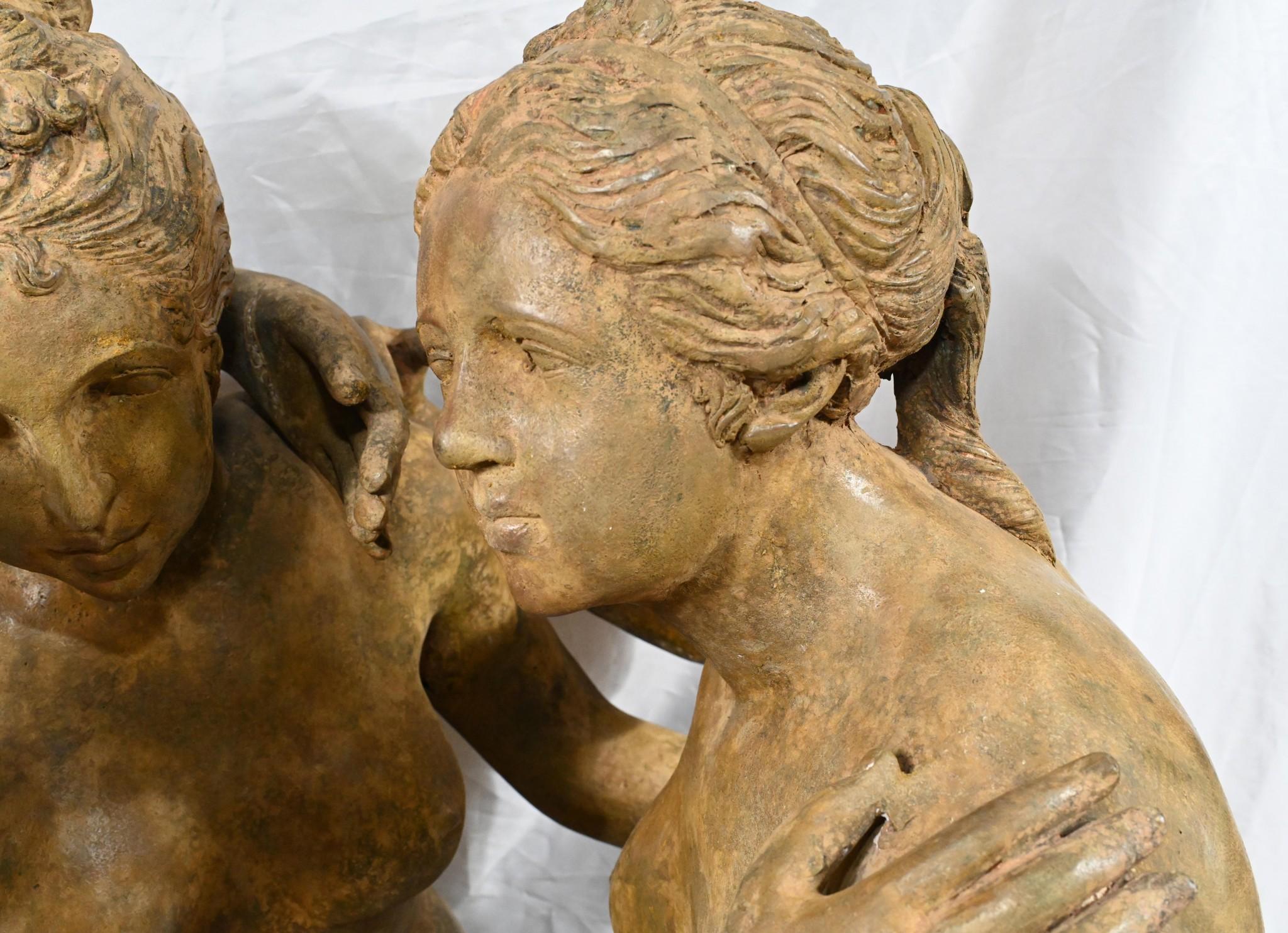 Statua di bronzo a grandezza naturale delle tre Grazie, statua greca nuda e femminile in vendita 2