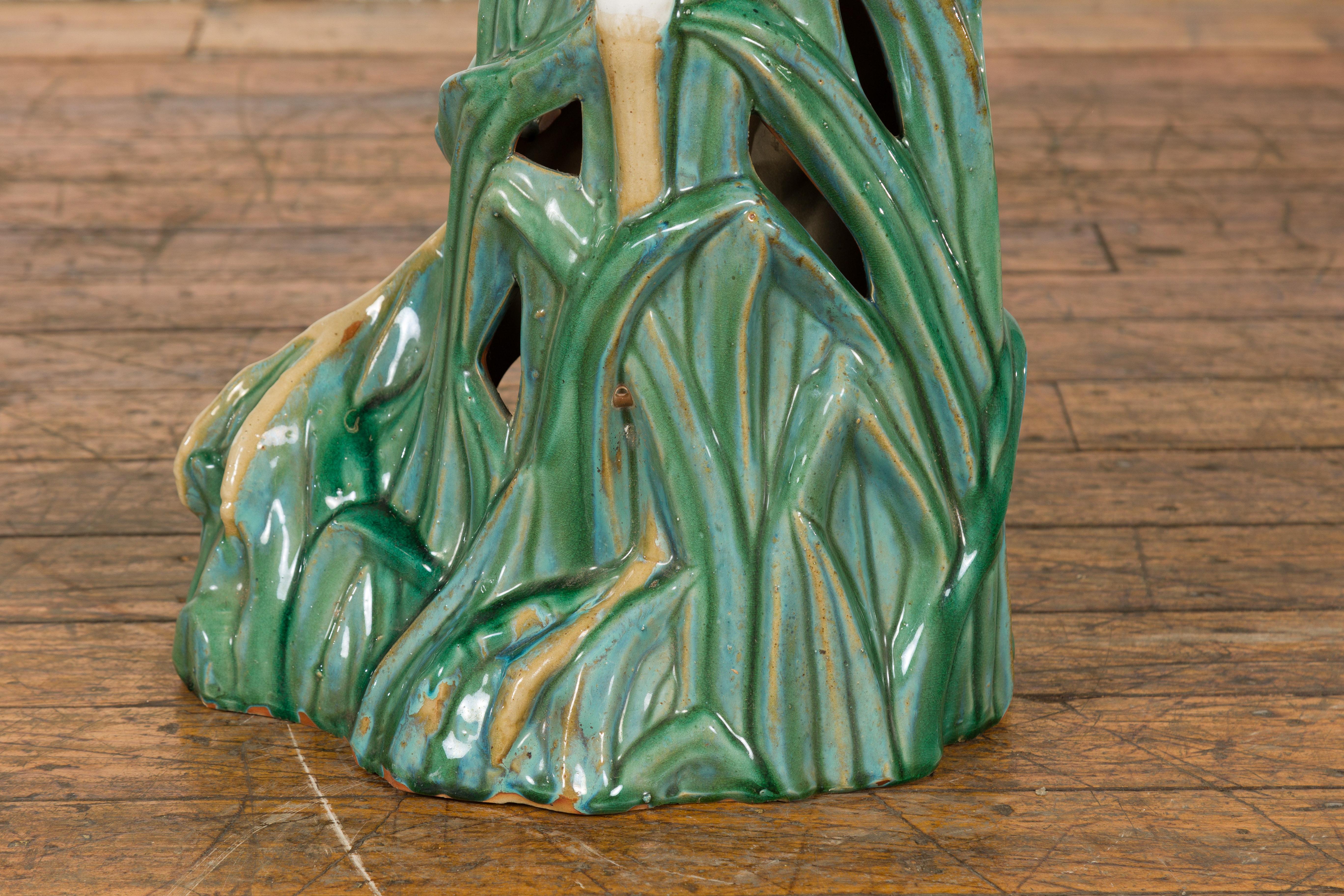 Weiße und cremefarbene glasierte Keramik-Heron-Vogel-Skulptur  im Angebot 6