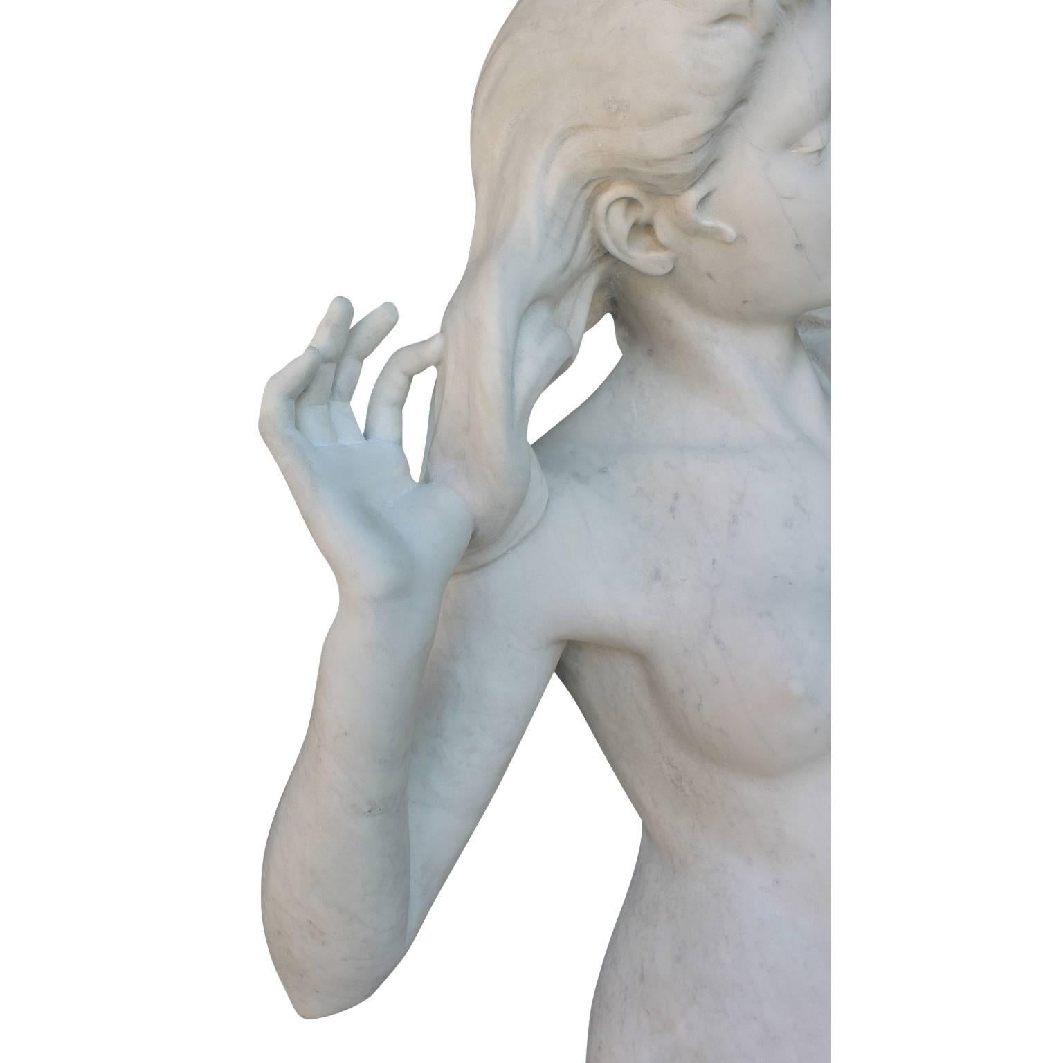 Sculpture française grandeur nature en marbre sculpté du XIXe-XXe siècle représentant « Vénus et Cupidon » en vente 11