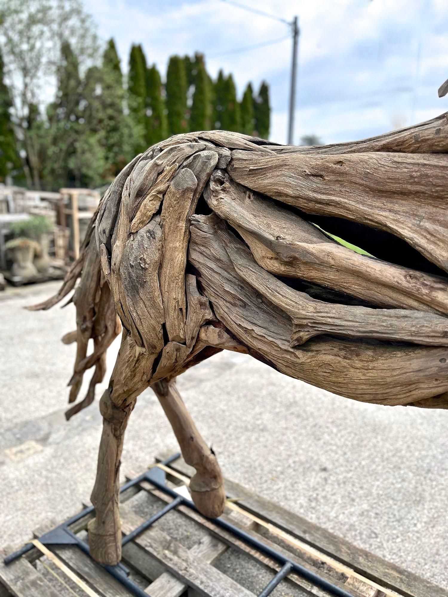 Lifesize Horse Scultpure, Driftwood With Metal Frame, IDN 2024 In Excellent Condition For Sale In Lichtenberg, AT