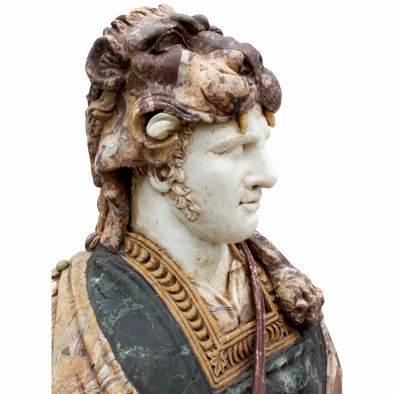 Buste grandeur nature en marbre italien du XIXe siècle représentant un guerrier gréco-romain en vente 3
