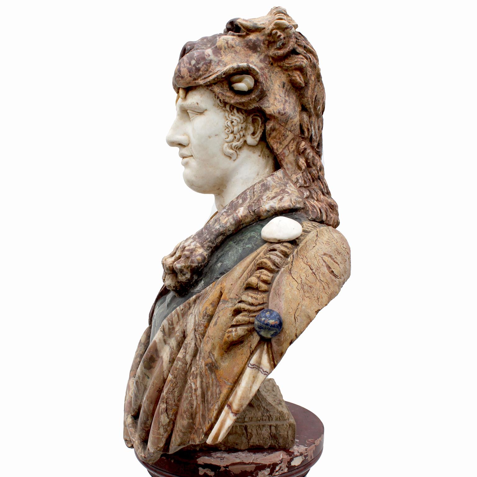 Buste grandeur nature en marbre italien du XIXe siècle représentant un guerrier gréco-romain en vente 1