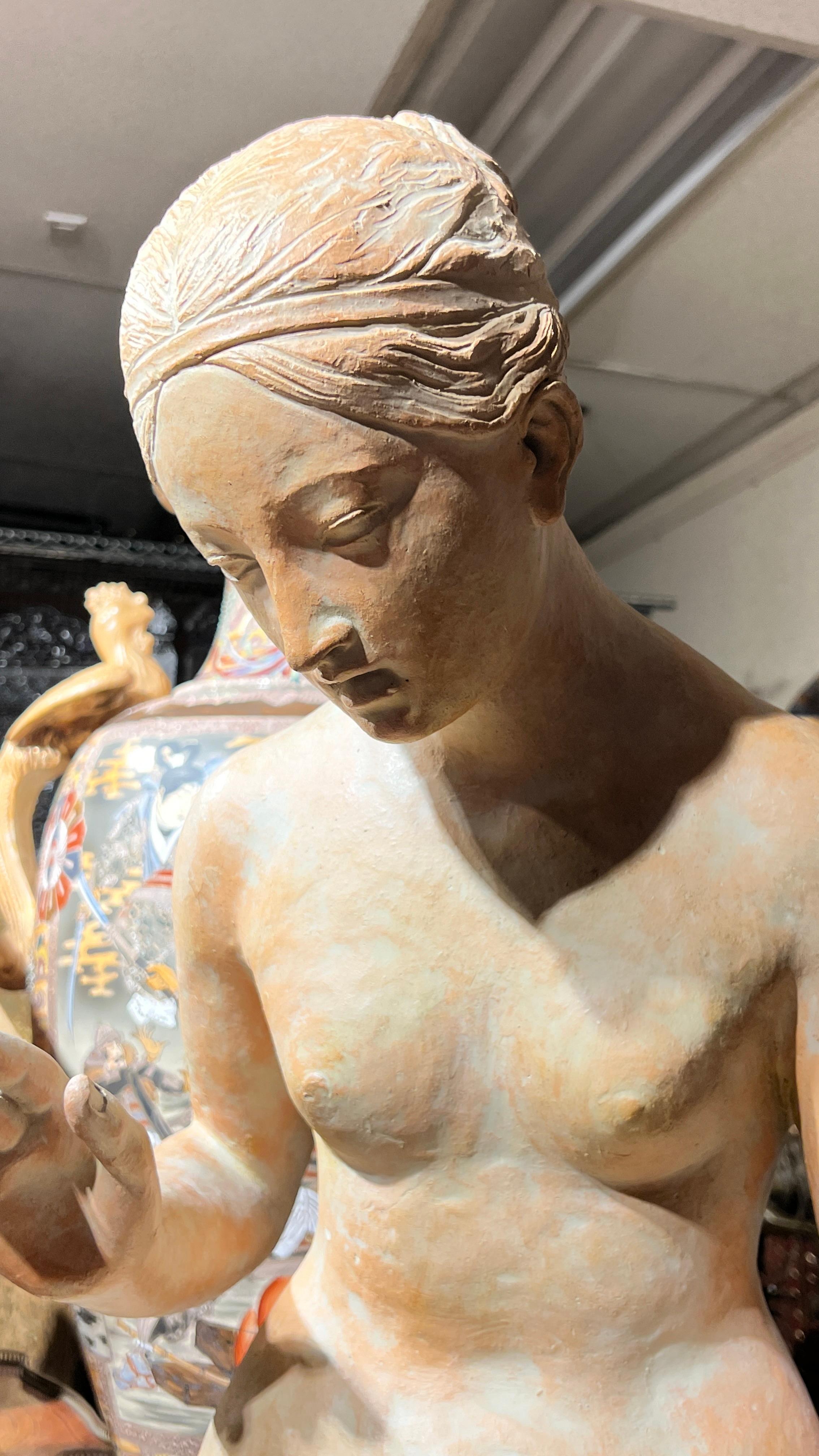 Neoklassizistische Terrakotta-Figur einer badenden Venus in Lebensgröße im Angebot 4