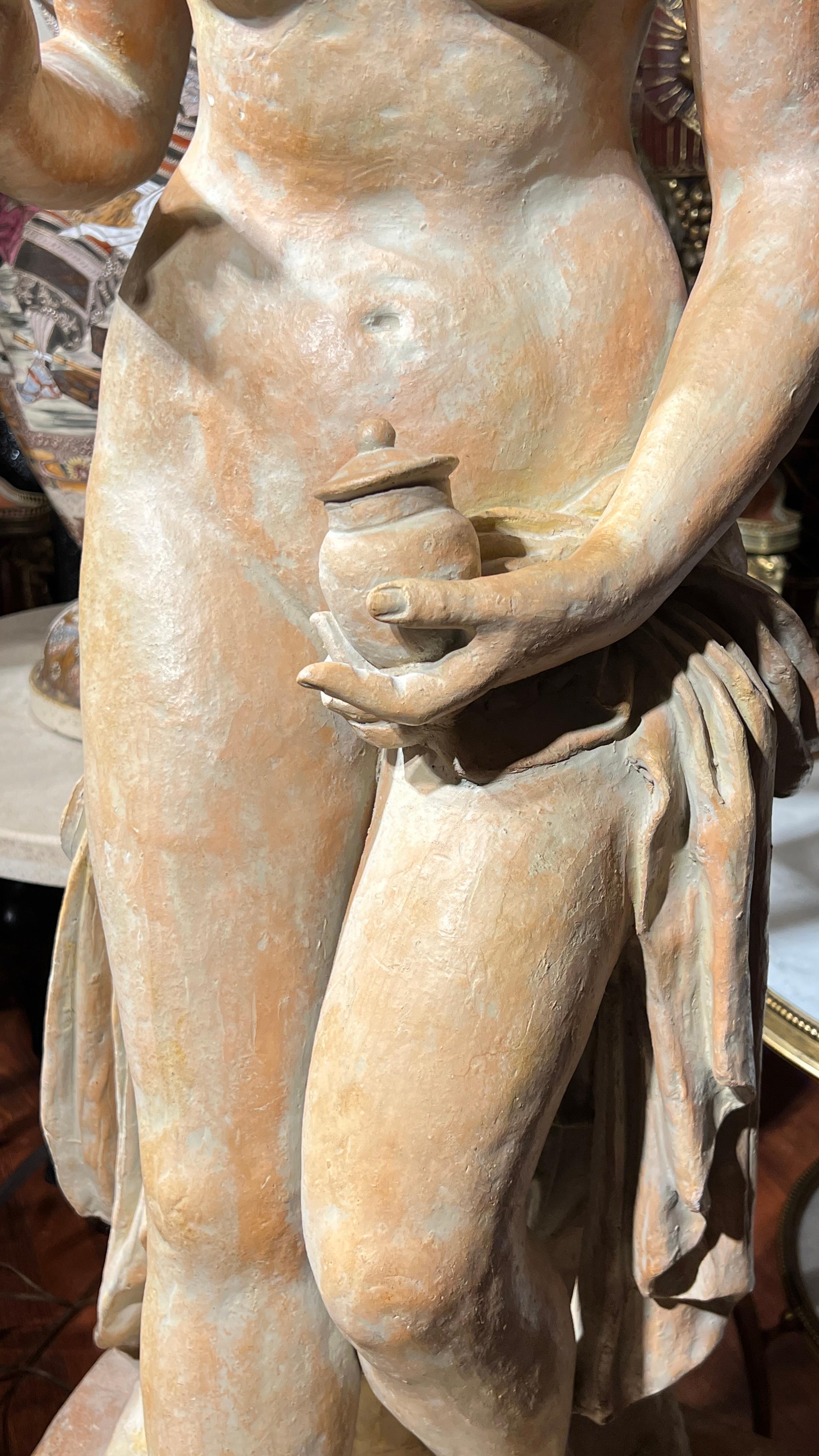 Neoklassizistische Terrakotta-Figur einer badenden Venus in Lebensgröße im Angebot 5