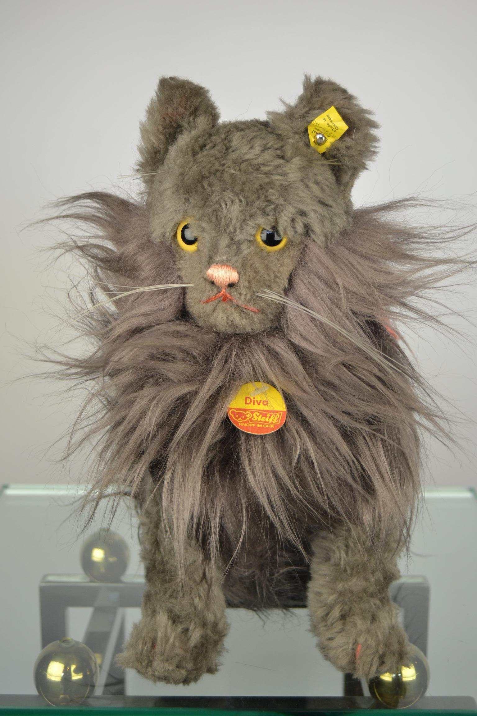 20th Century Lifesize Persian Cat Toy, Diva, by Steiff, Germany, 1968-1978