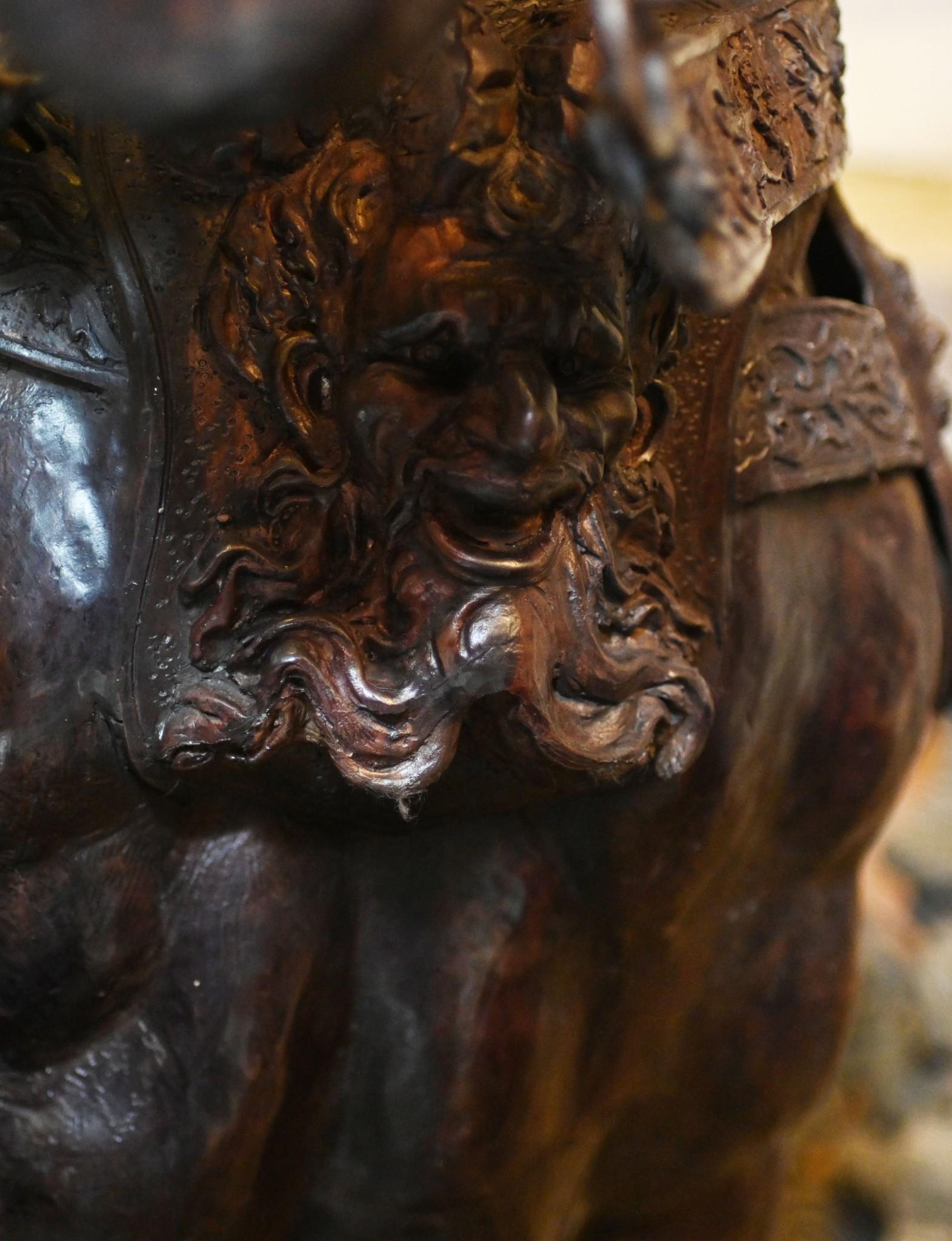 Gladiateur romain à cheval Statue Sculpture Art architectural en vente 13