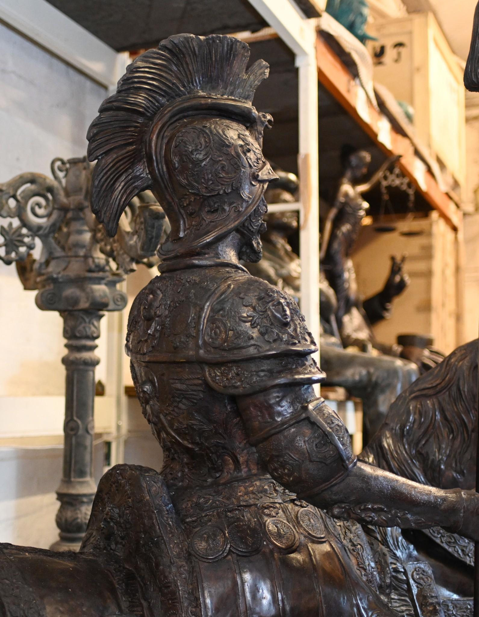 Gladiateur romain à cheval Statue Sculpture Art architectural en vente 14